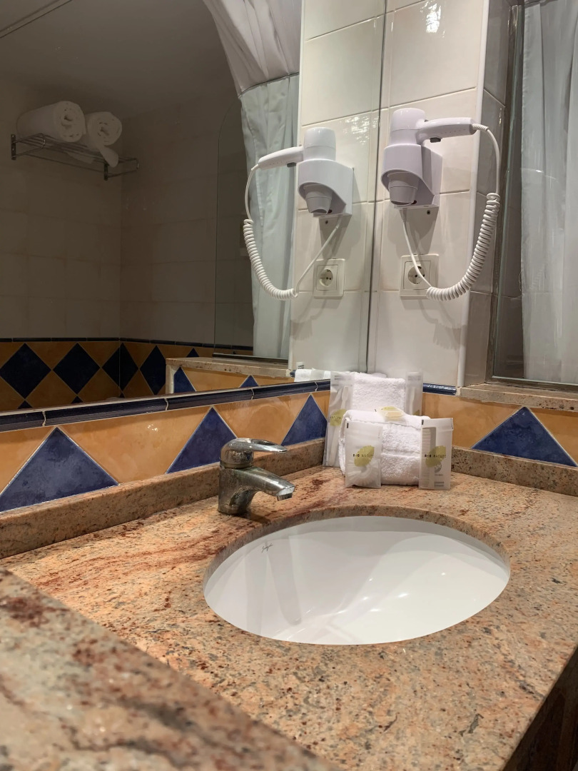 La Figuerola Hotel & Restaurant