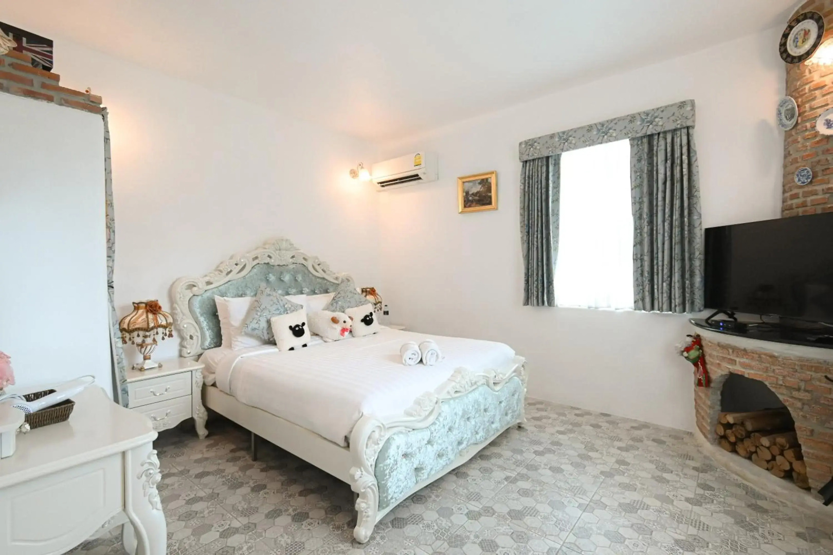 Swiss Valley Hip Resort