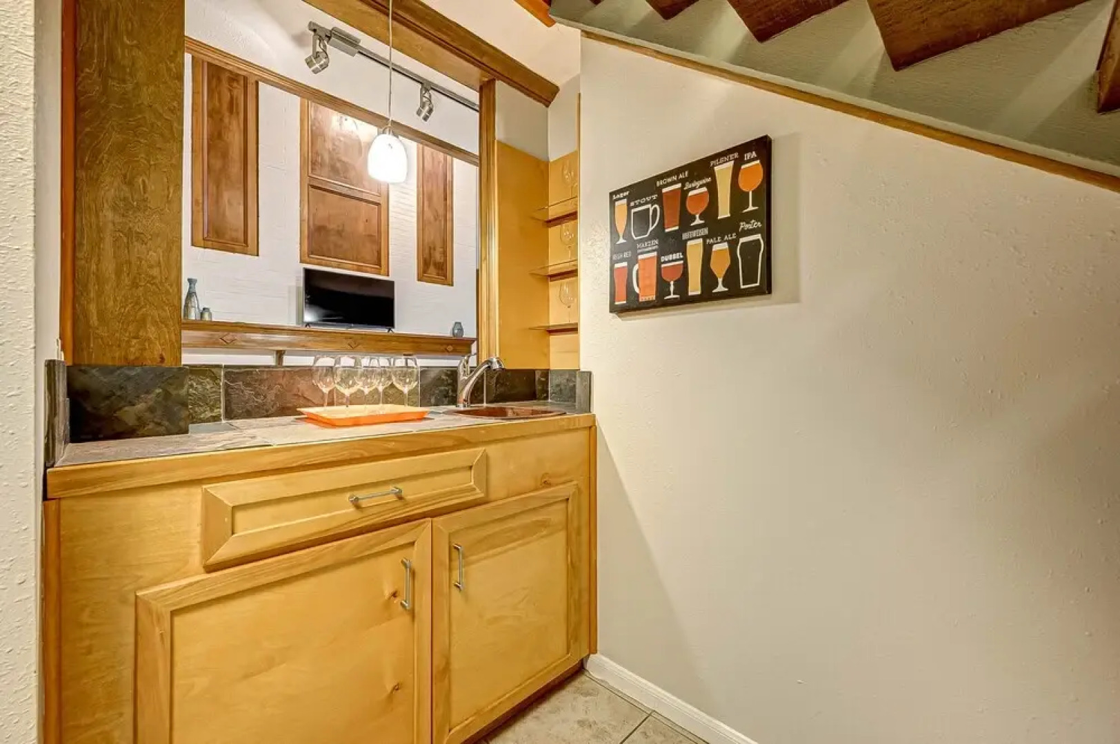 The Hideaway in El Lago, Home Gym, Rain Shower, King Bd, Sleeps 8, Space Center