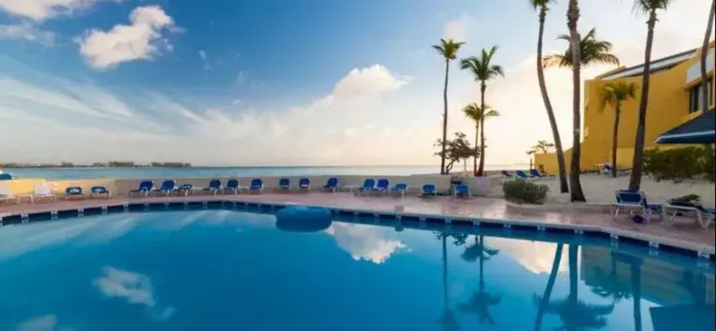 Blue Water Resort - Guanahani Village