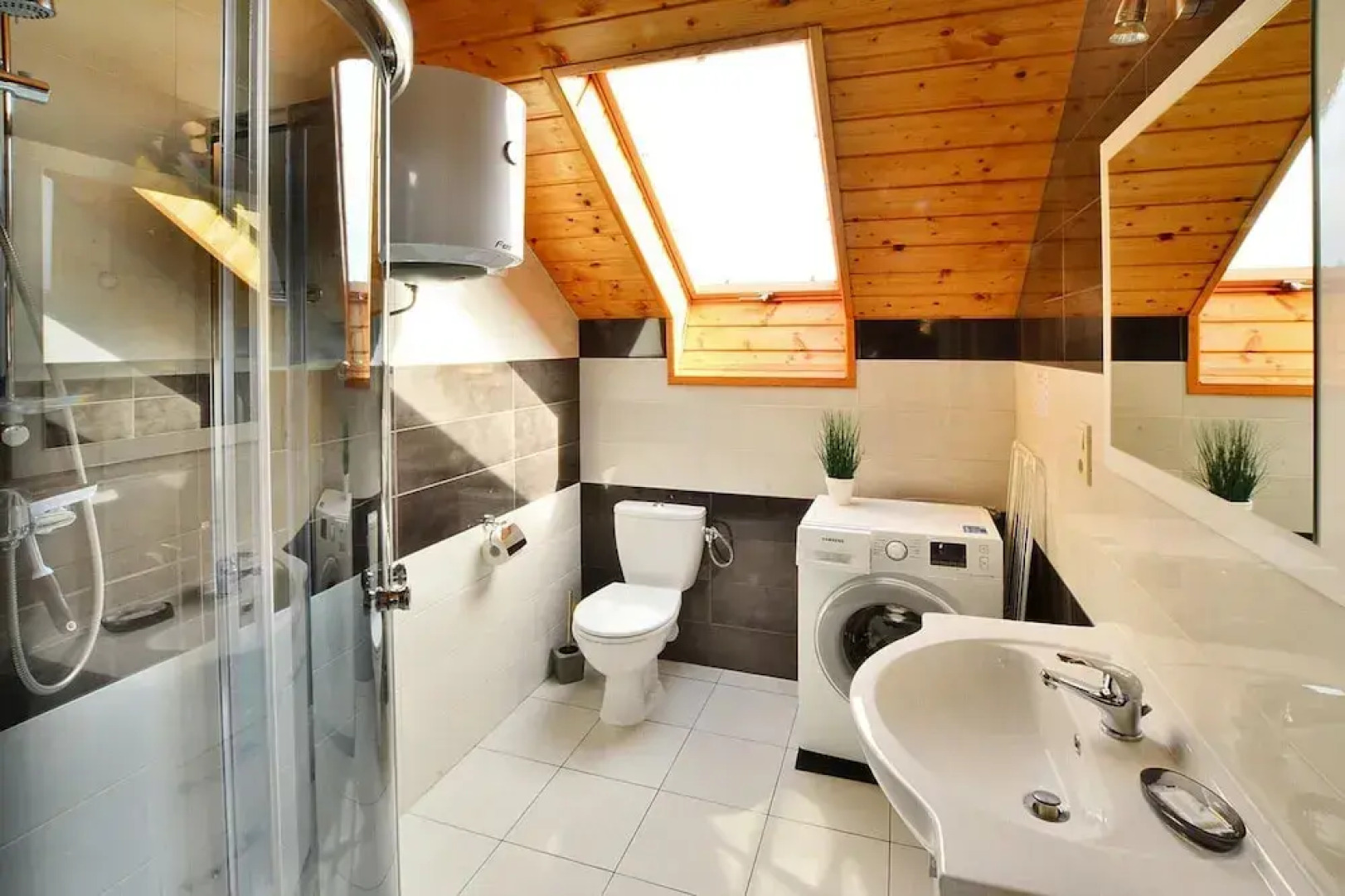 Apartment in Sianozety Near Sandy Beach