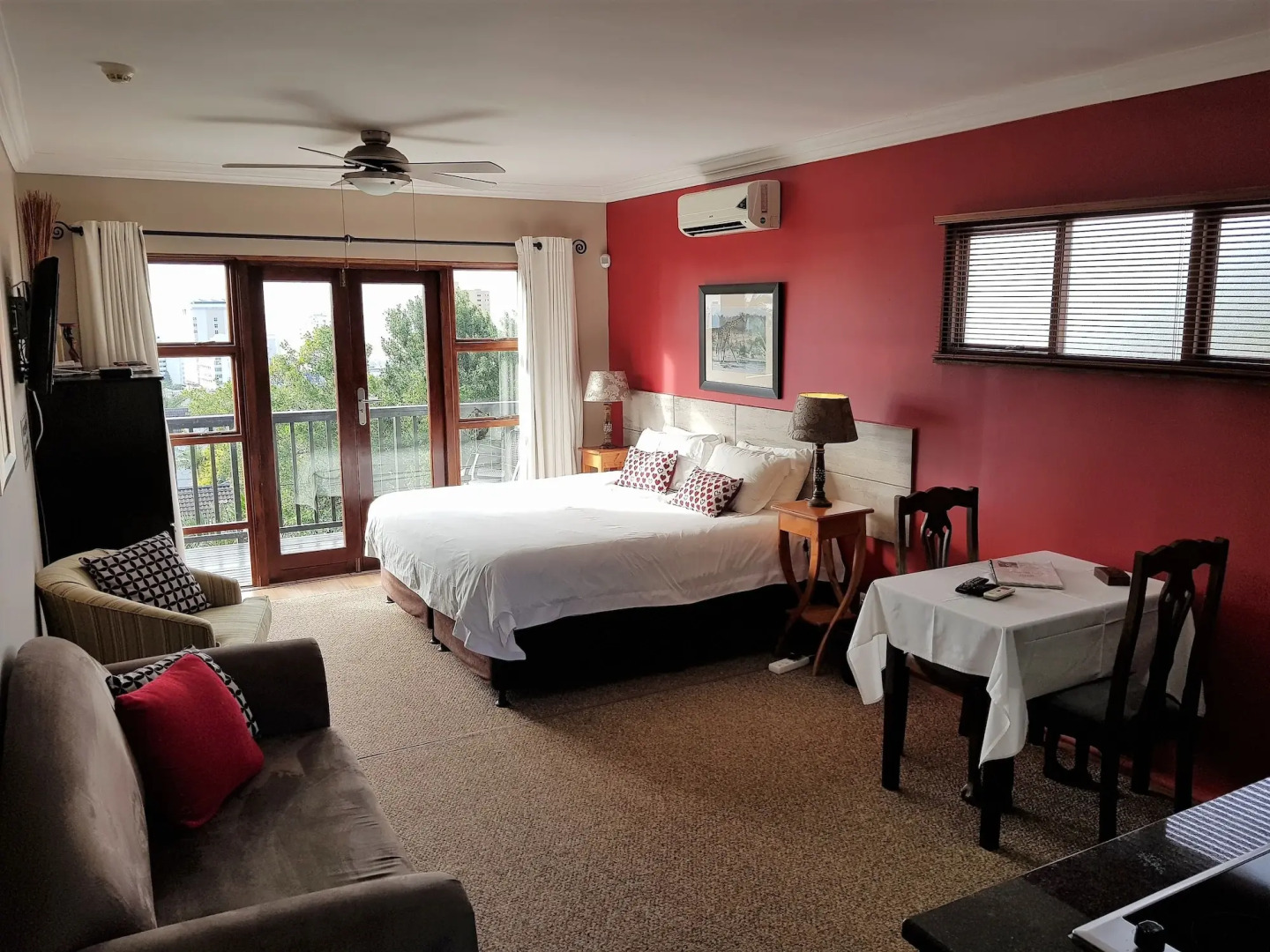 Crooked Tree Cottage