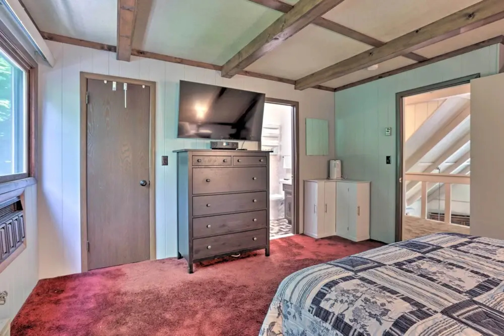 Dog-friendly Lake Ariel Resort Home w/ Deck!