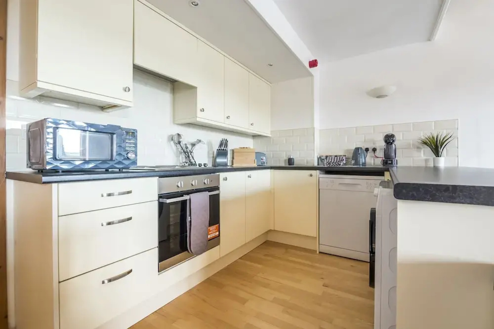 Marina View - 3 Bedroom - Milford Haven