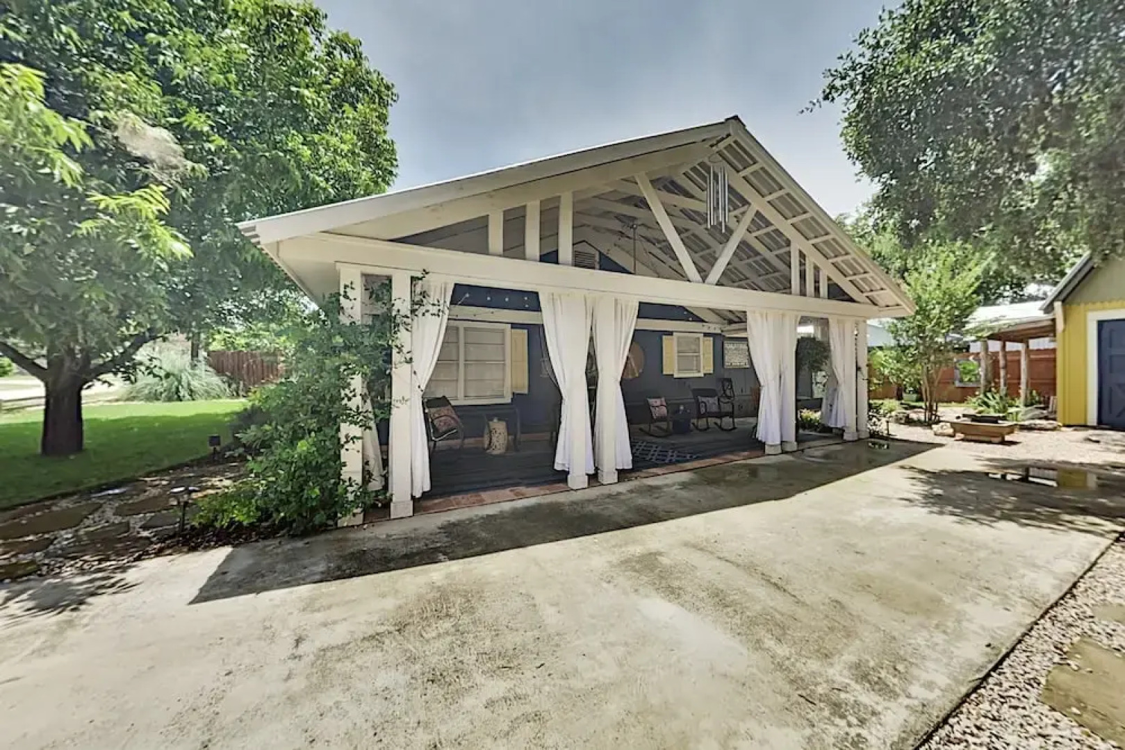 Charming W/ Chic Decor -- Walk To Downtown 3 Bedroom Home