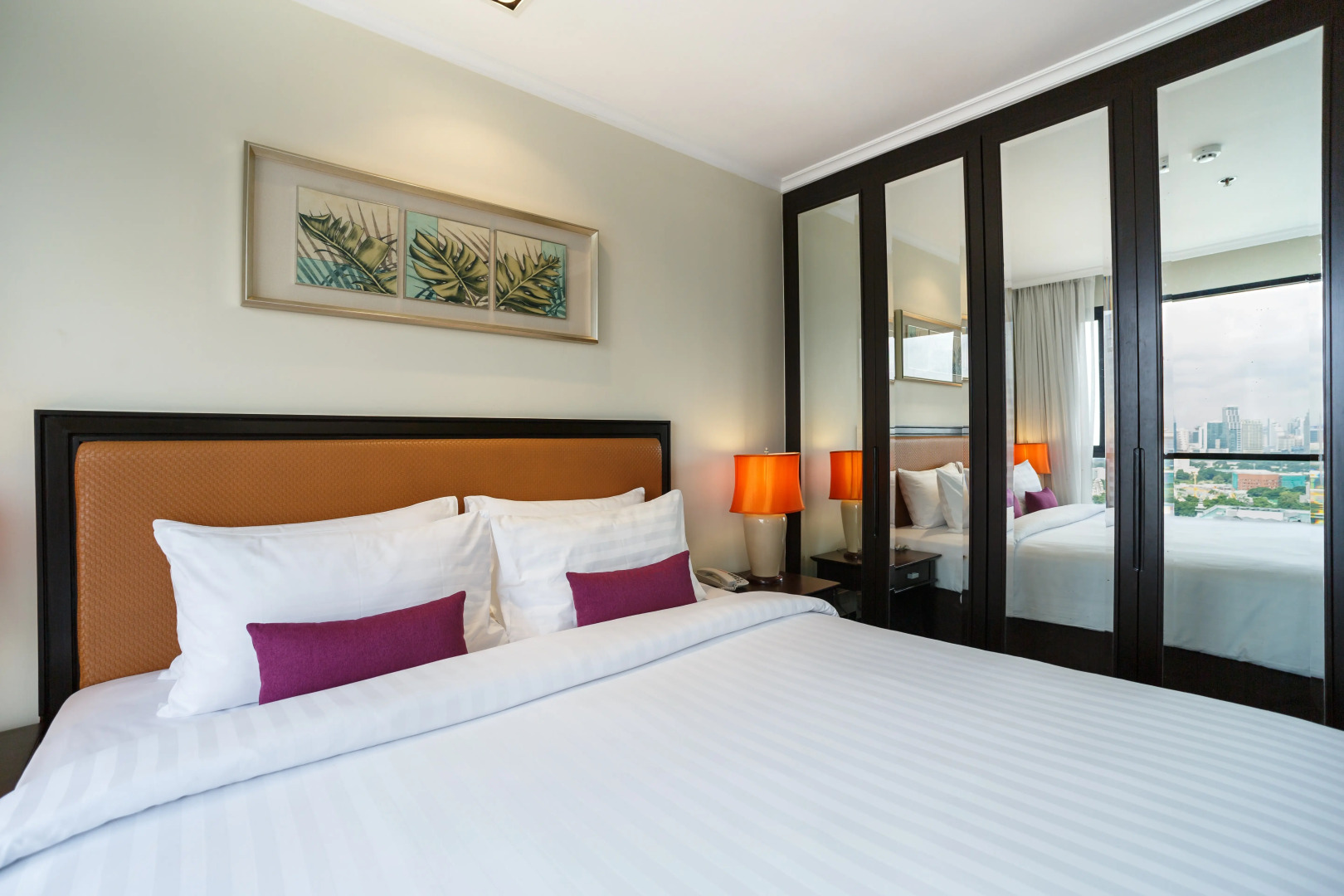 Bandara Silom Suites