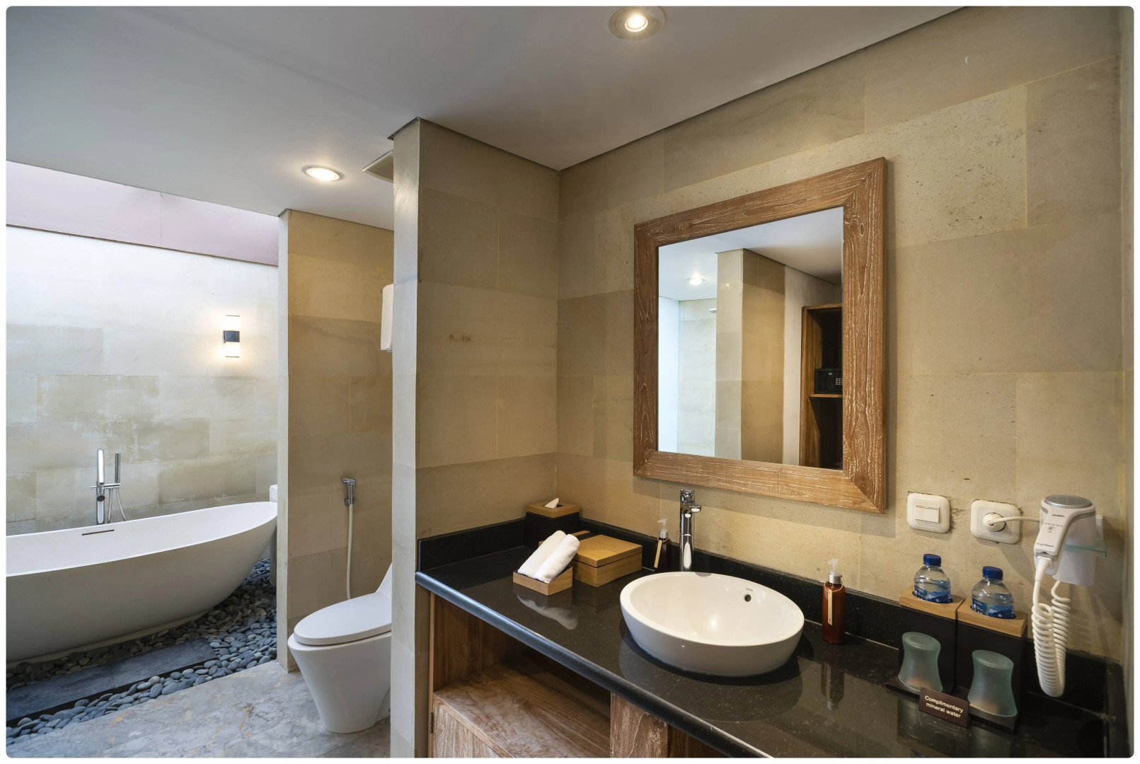 d’Nusa Beach Club and Resort