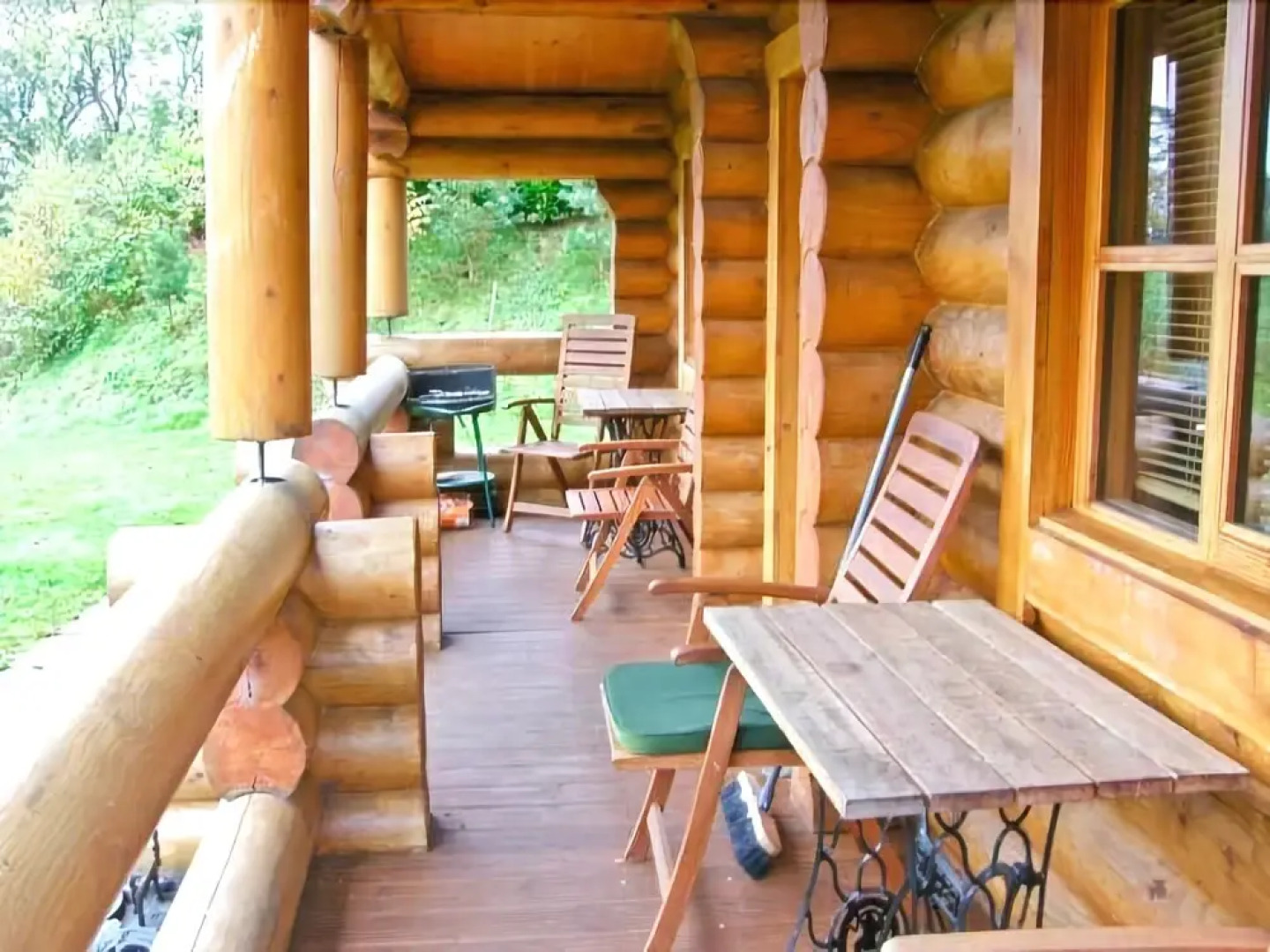 Cedar Log Cabin, Brynallt Country Park