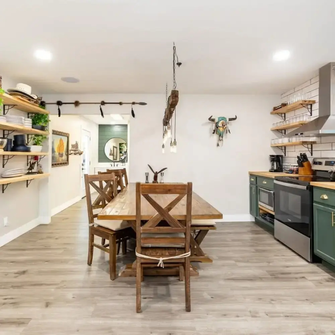 Spacious 4BR Home Near Grand Canyon Sleeps 10