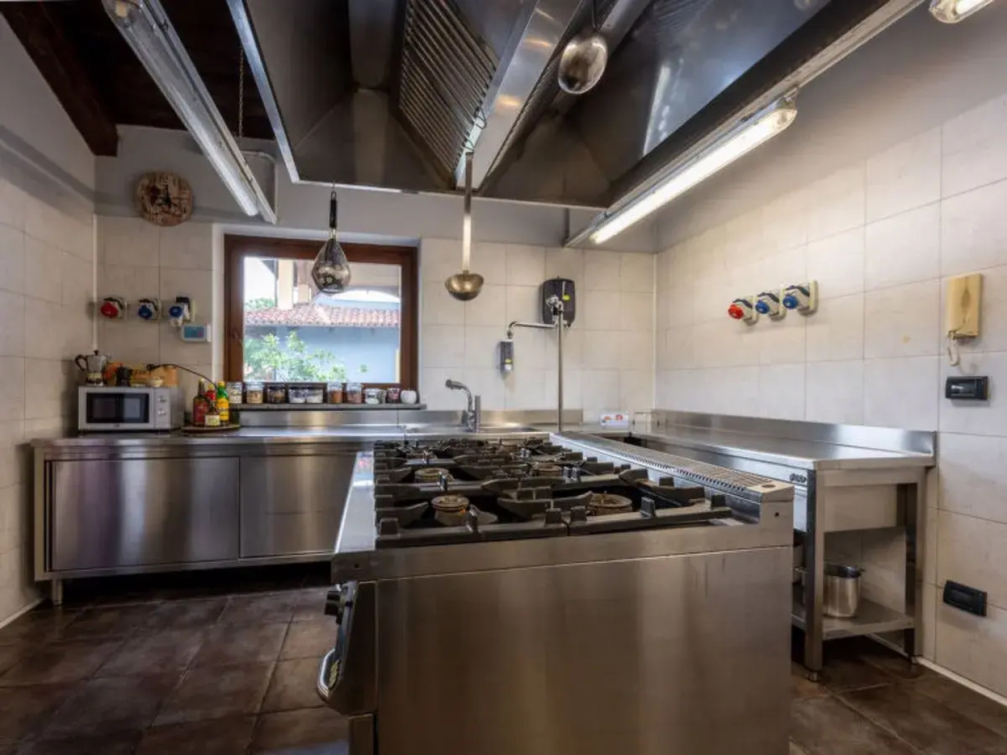 La Grotta di Cech (NAZ105)