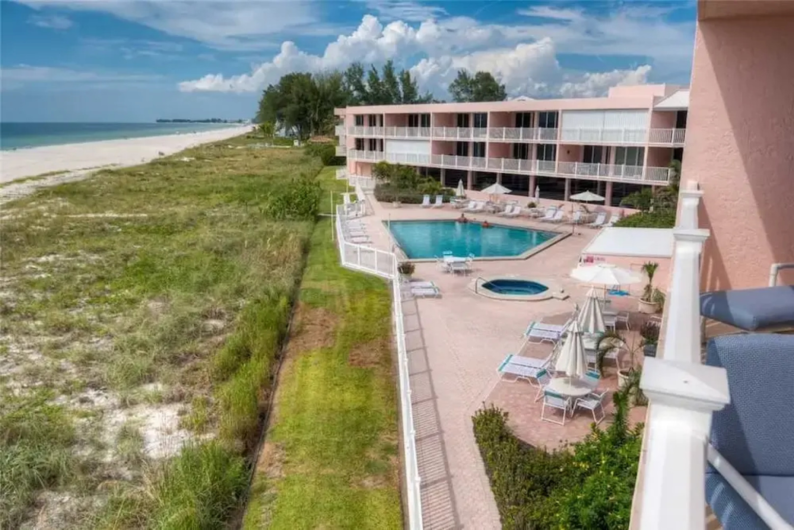 Anna Maria Island Club 20