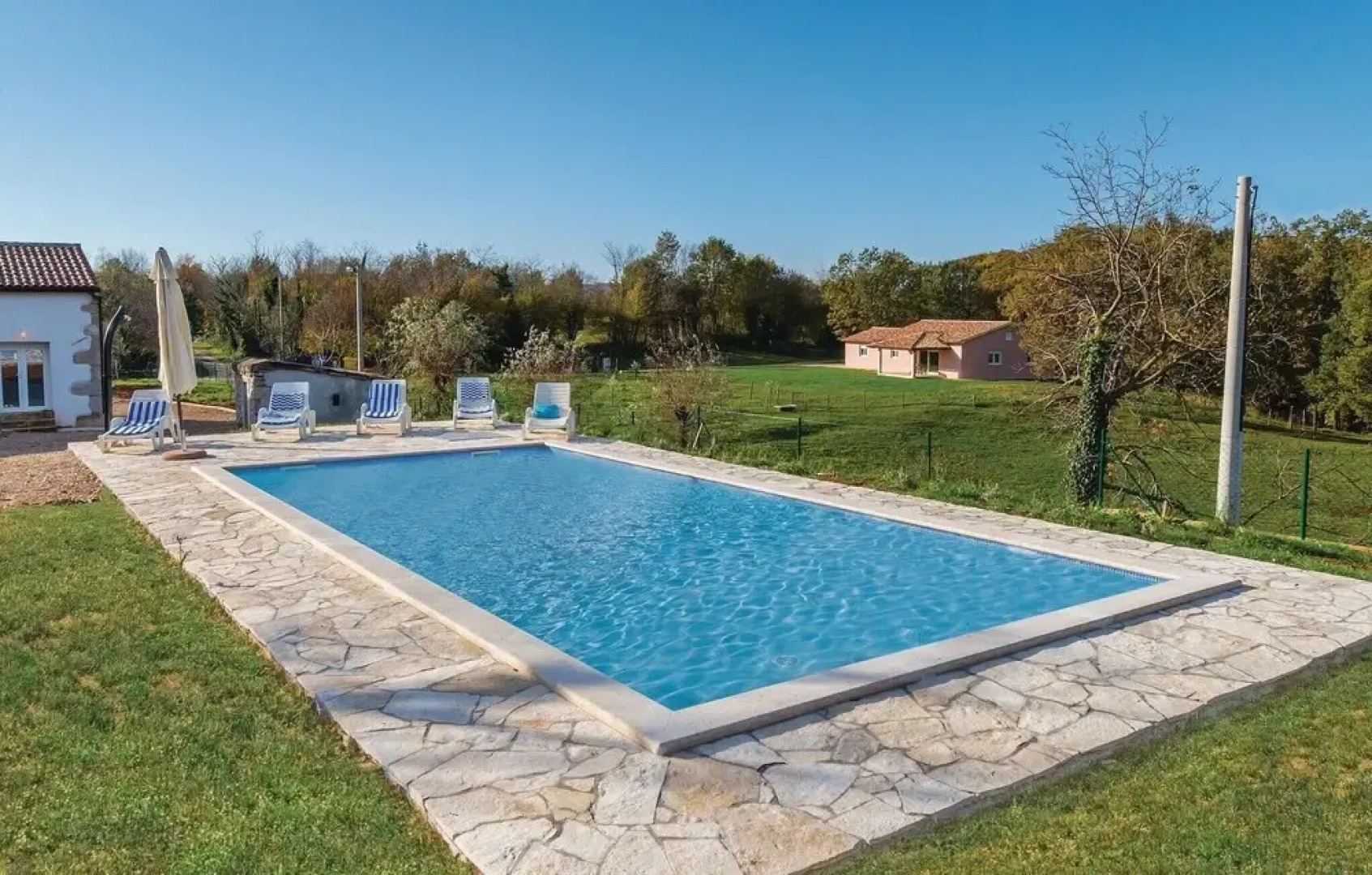 Stunning Home in Ruzici With Wifi and 3 Bedrooms