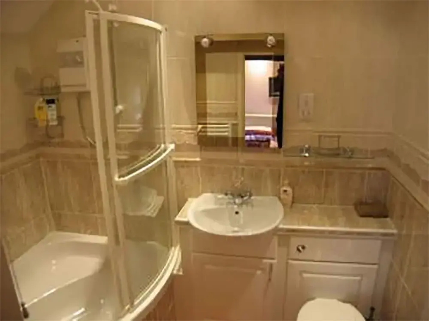 Quiet Woman House (отель для женщин)