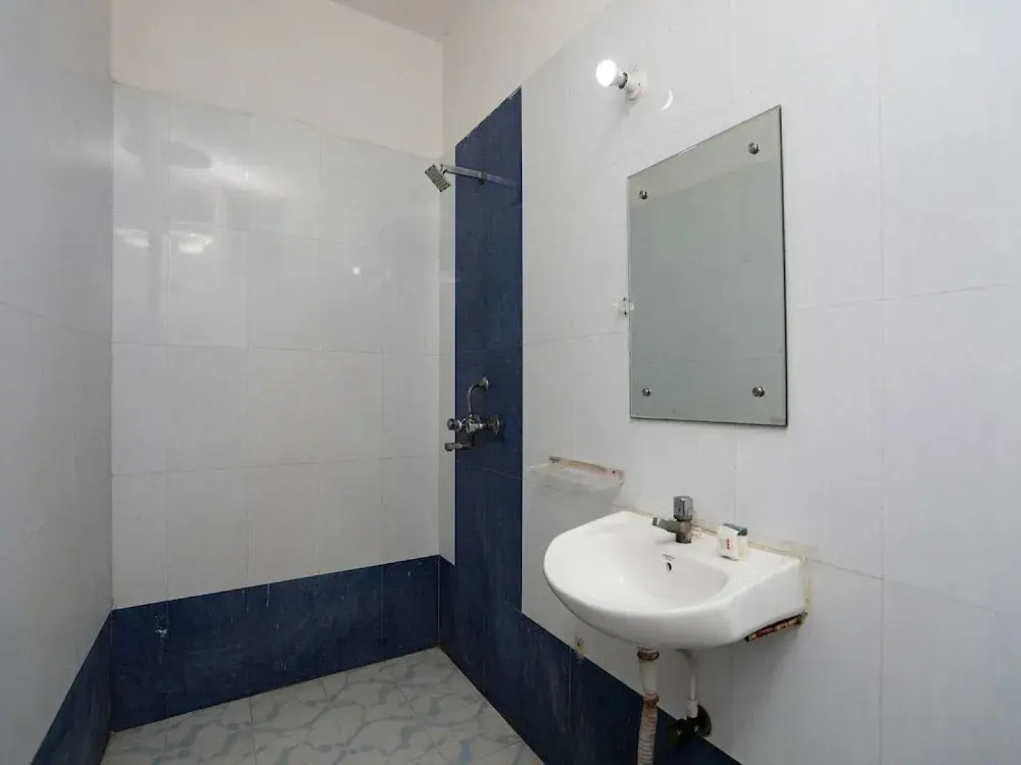 OYO 14983 Gawala Ashram