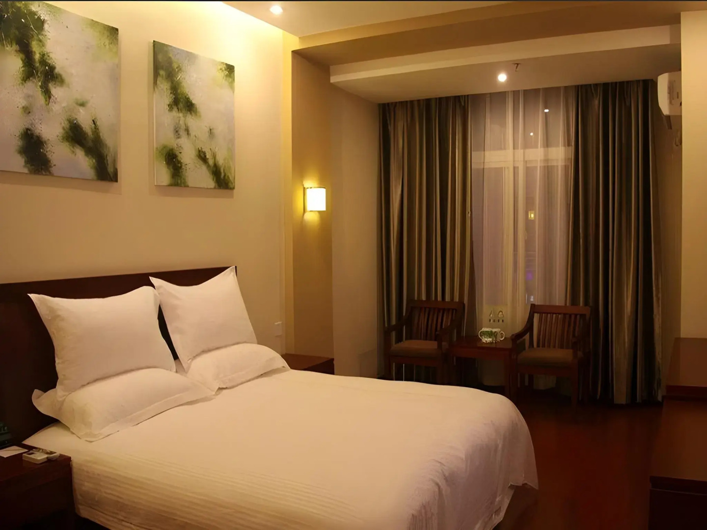 GreenTree Inn HeNan XinXiang LaoDong S Street ZangYing Bridge Business Hotel