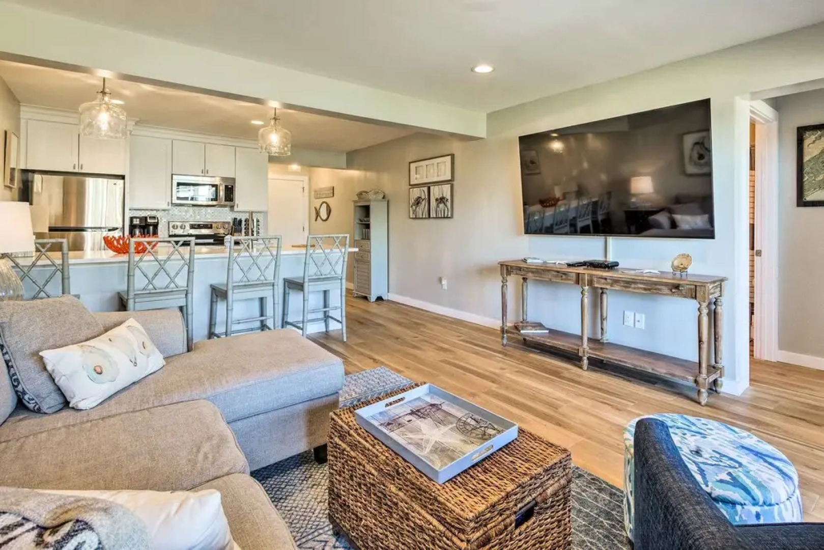 St Helena Island Condo w/ Pool & Beach Access!