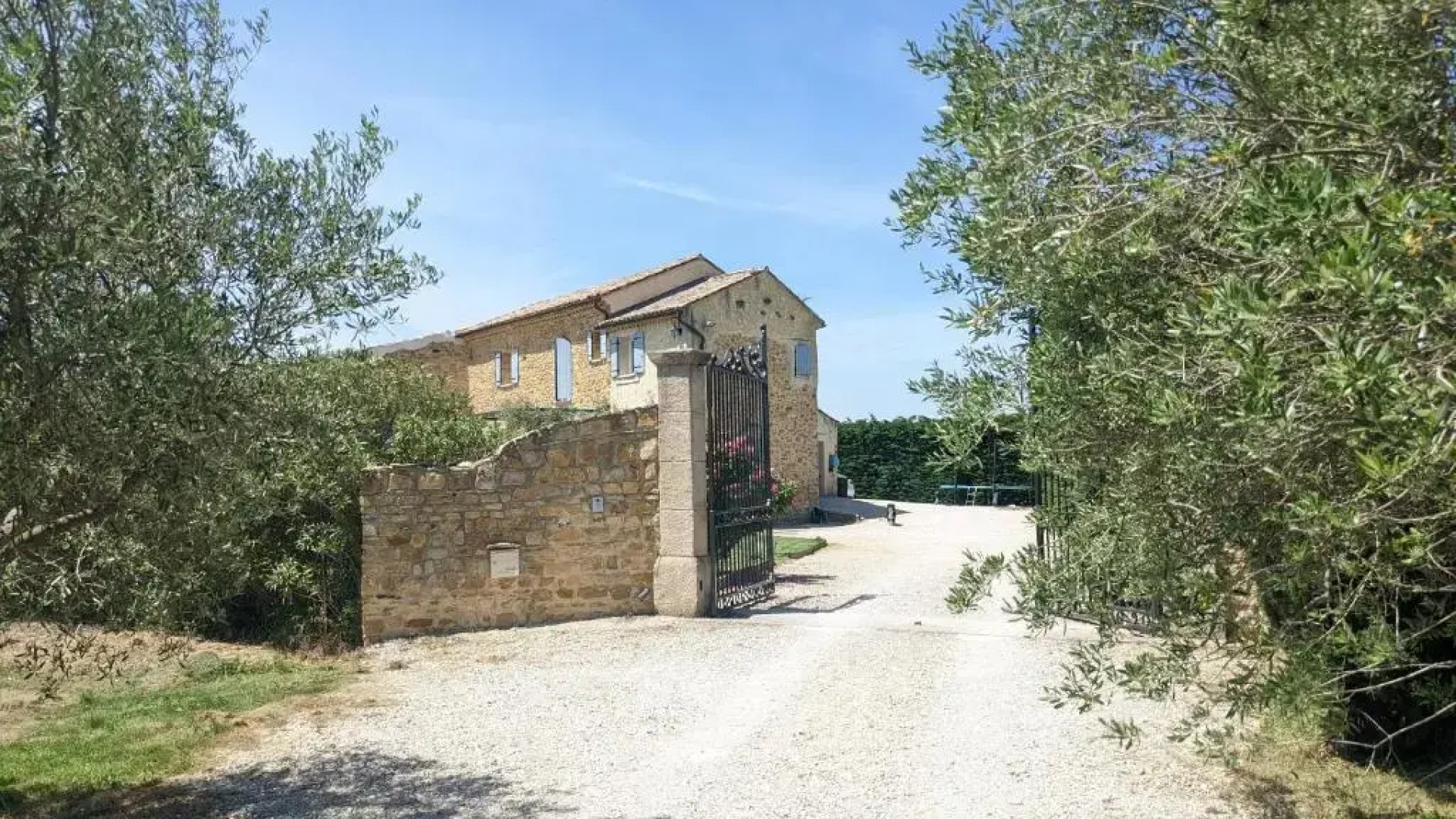 Dépendance de Charme en Provence