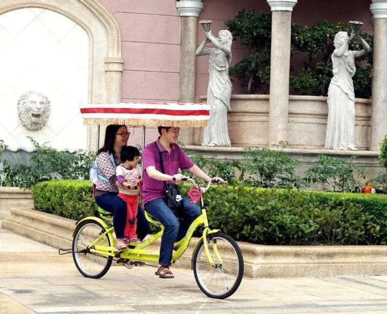 Clifford Golden Lake Hotel