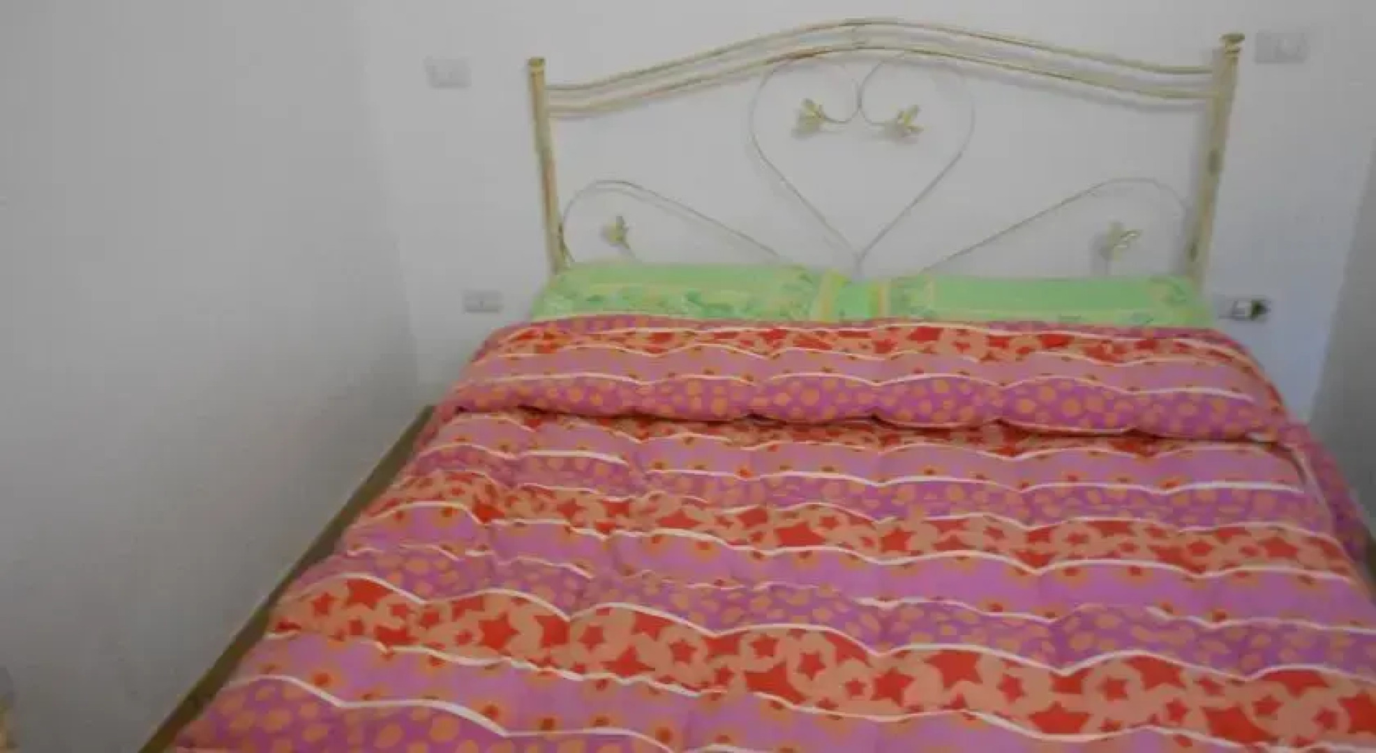 Quattro Colonne di fronte al mare