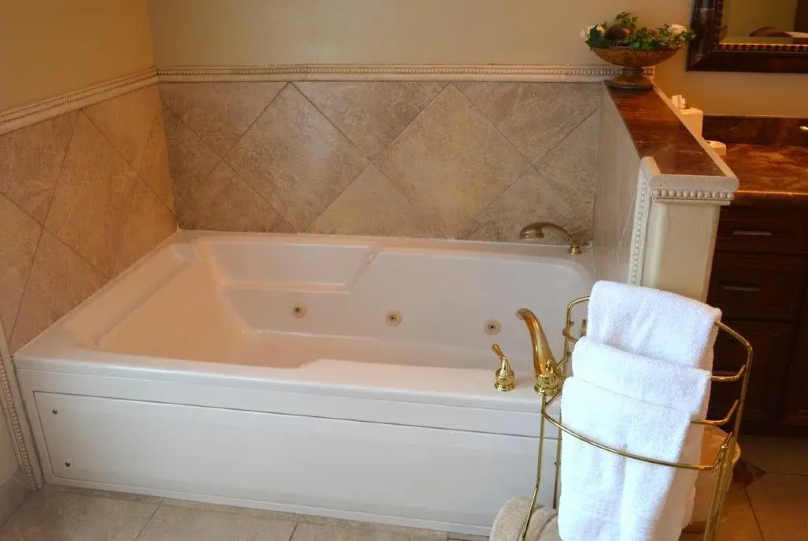 Milos Inn at Boulder