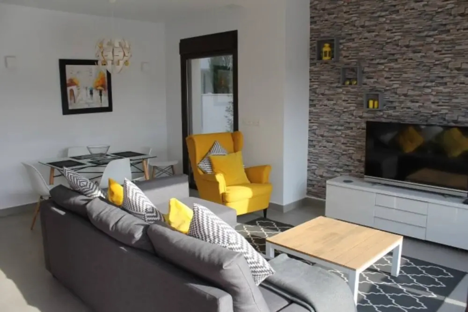 Luxurious Villa sleeps 6 with Private Pool LM1