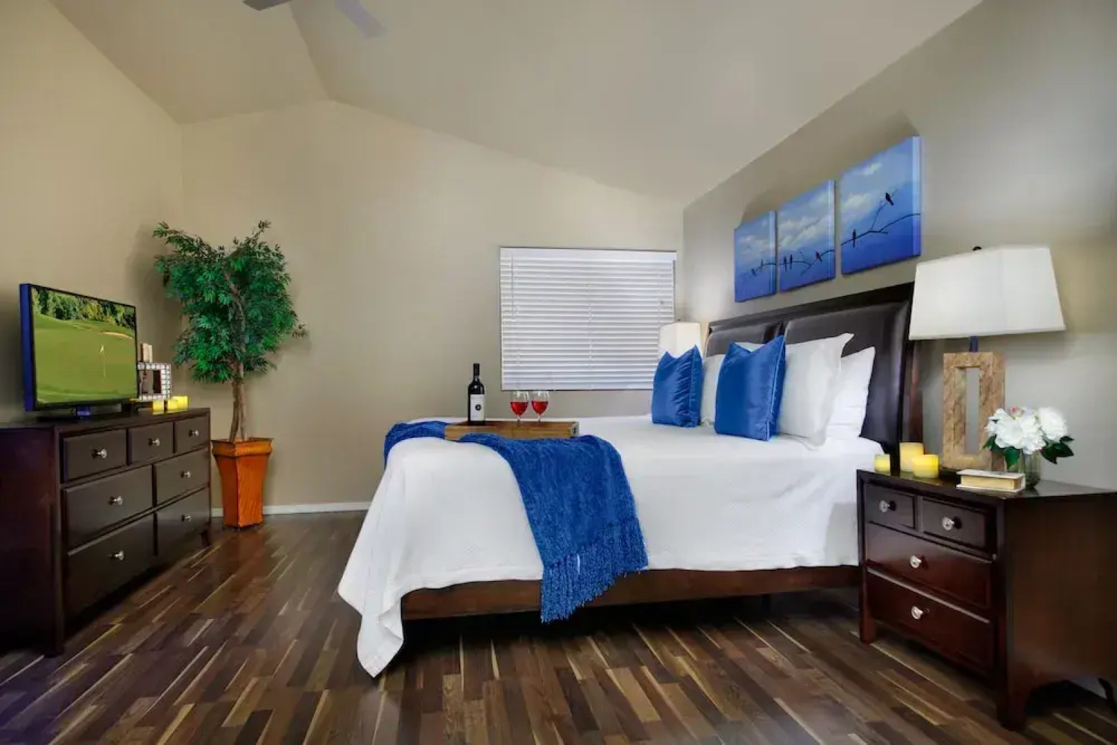 Backyard Playground! Golf Sport Court & Hot Tub!