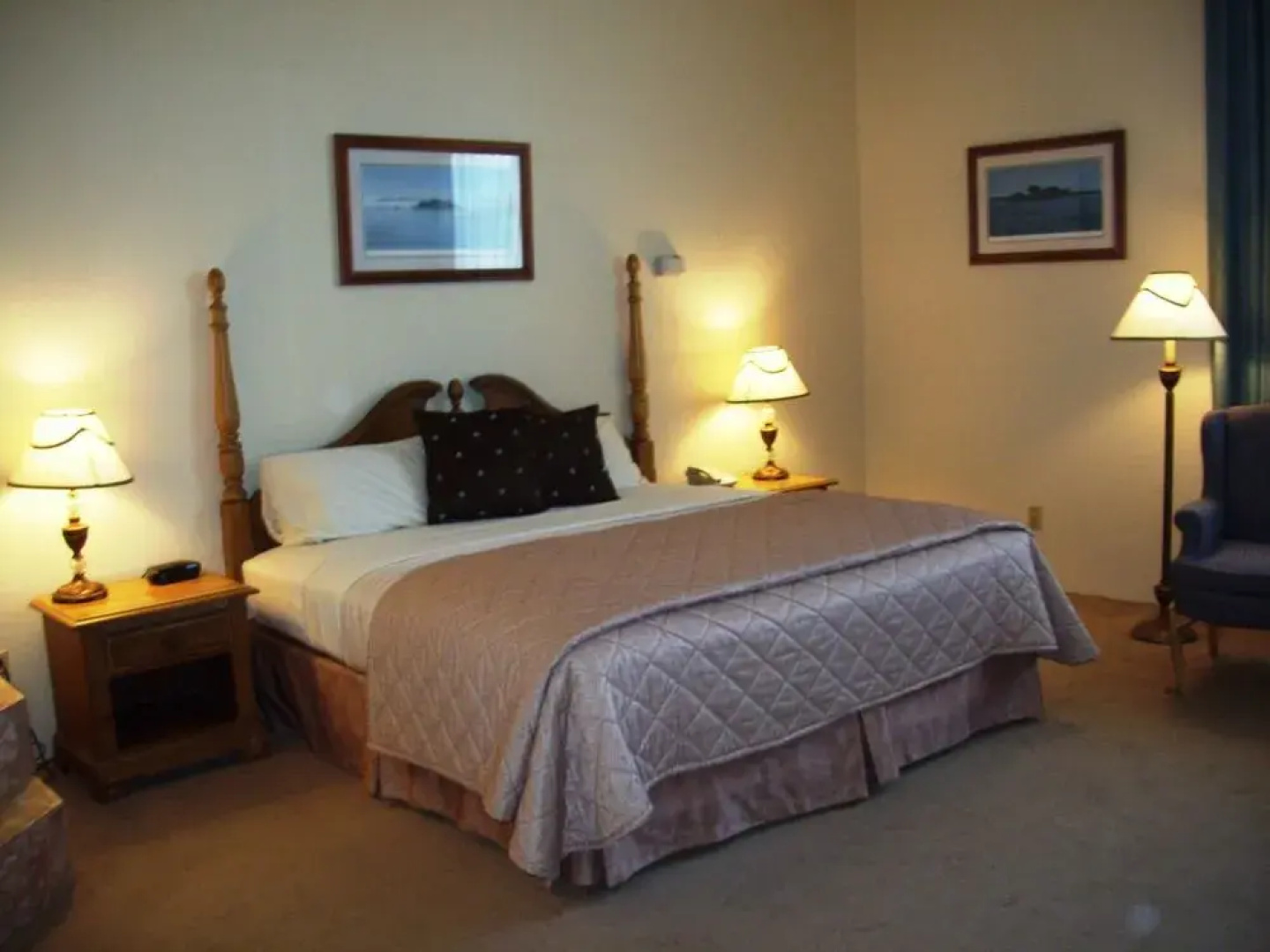 Riveredge Resort