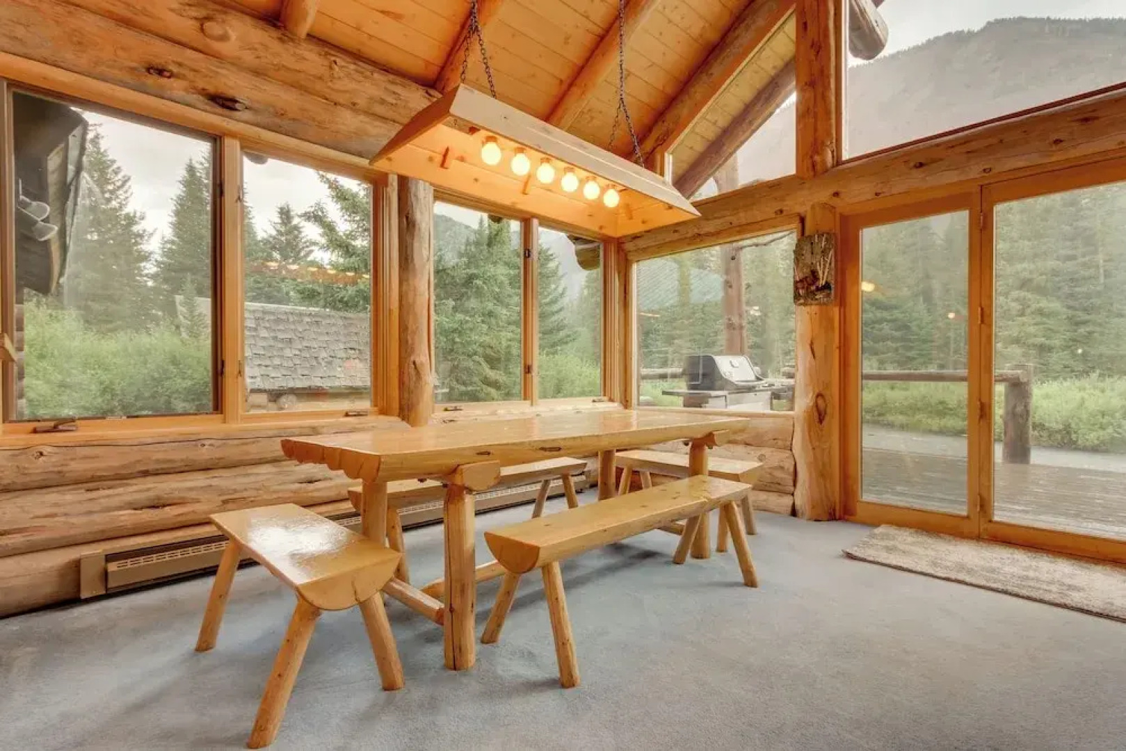 Scenic Montana Cabin Rental ~ 1 Mi to Yellowstone!