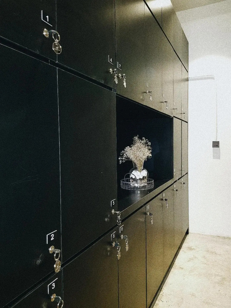 Dimple.Life - Hostel