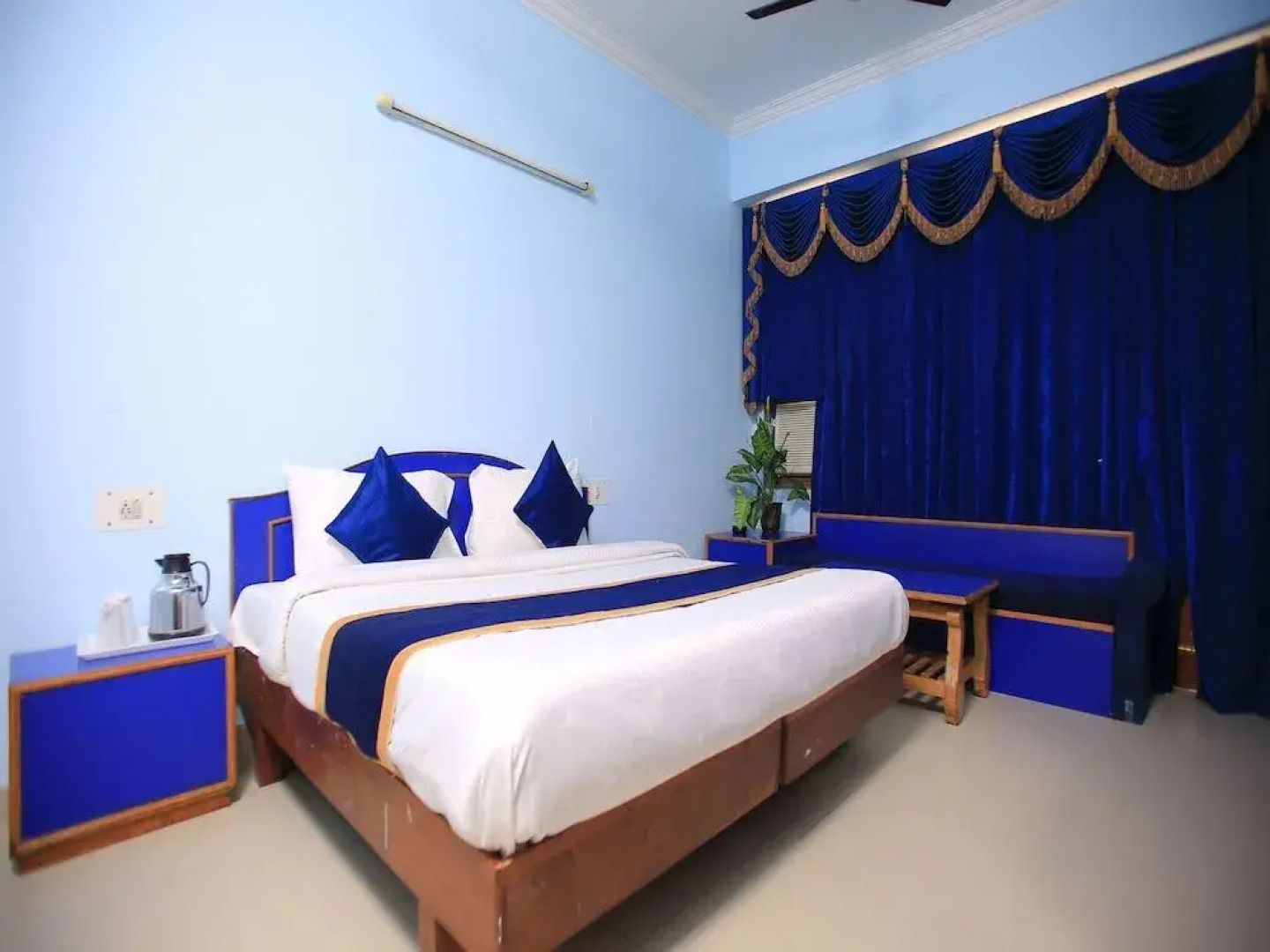 Oyo 13326 Gupta Palace