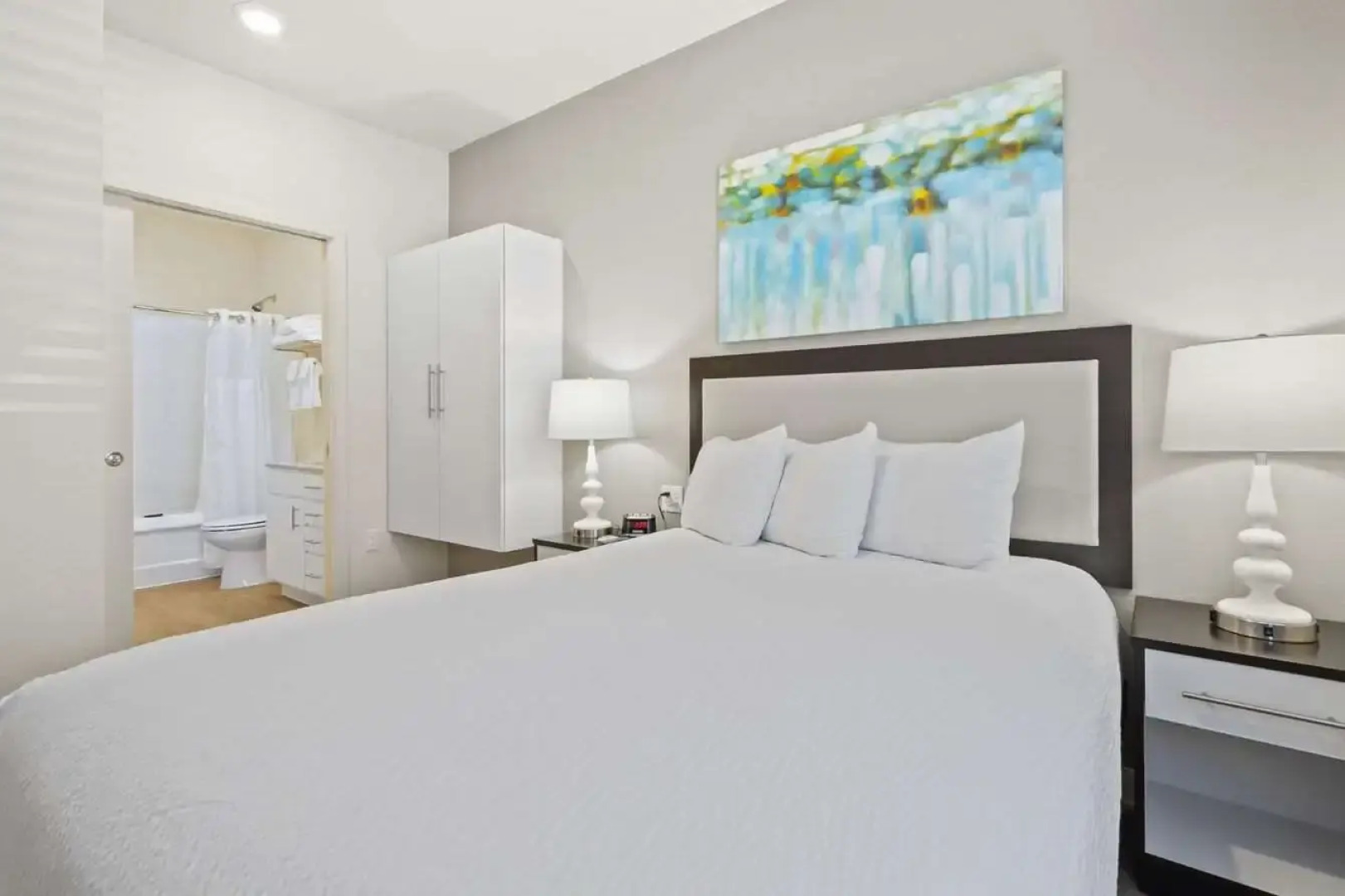 WaterWalk Extended Stay by Wyndham Kansas City - Overland Pk