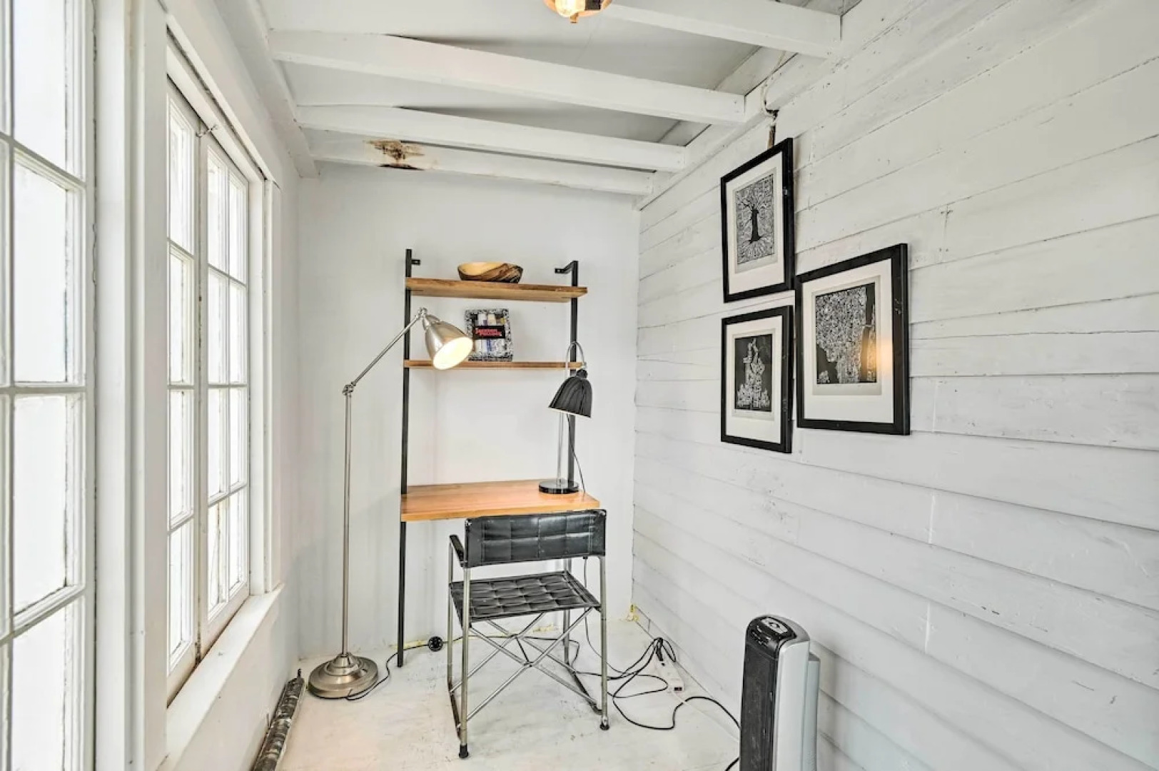 Chic Prattsville Studio w/ Private Hot Tub!