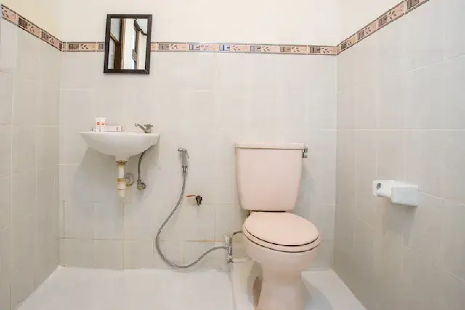 OYO 1238 Hotel Perdana Near RS Bethesda