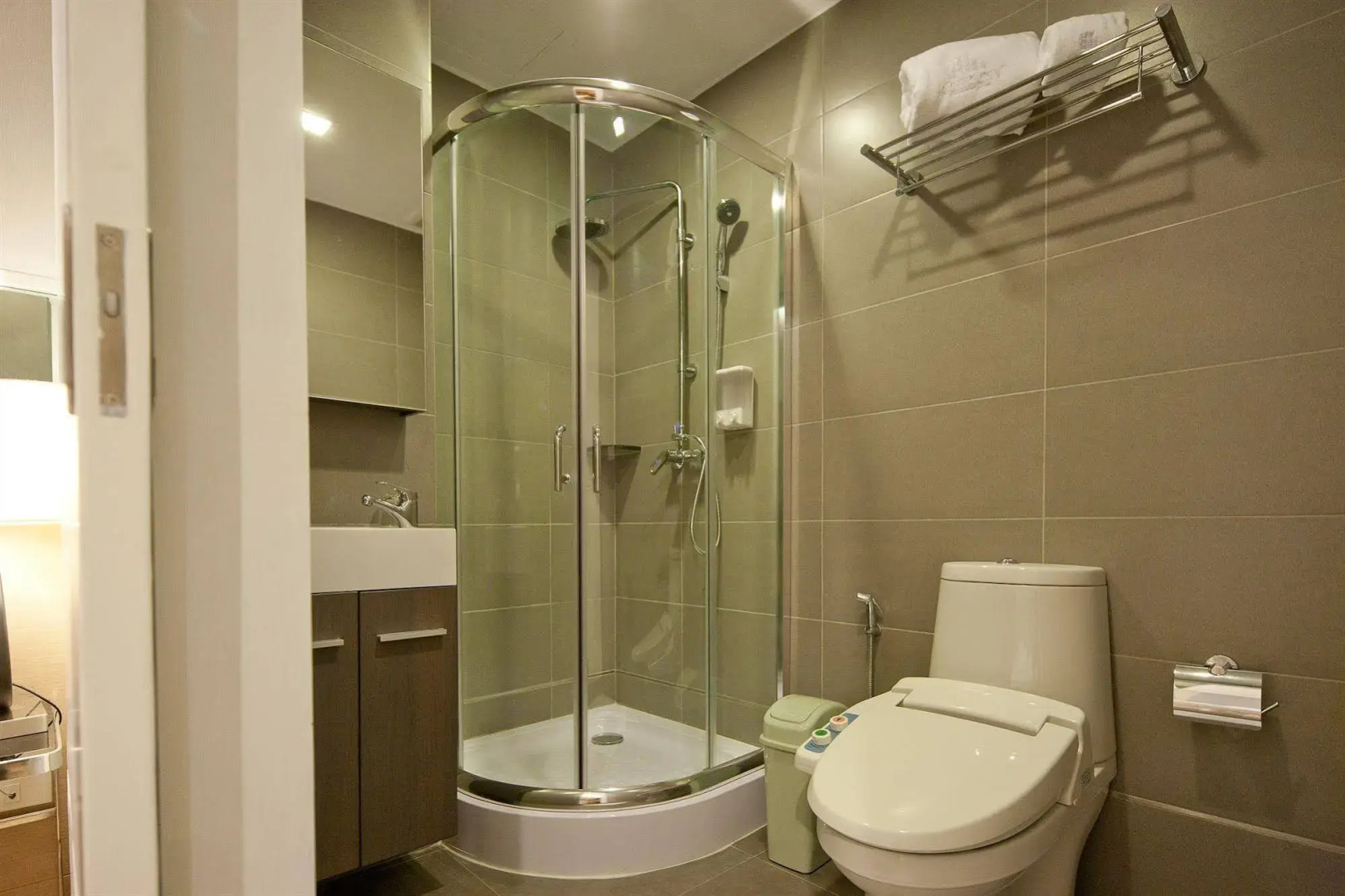 Отель Arawana Express Phromphong