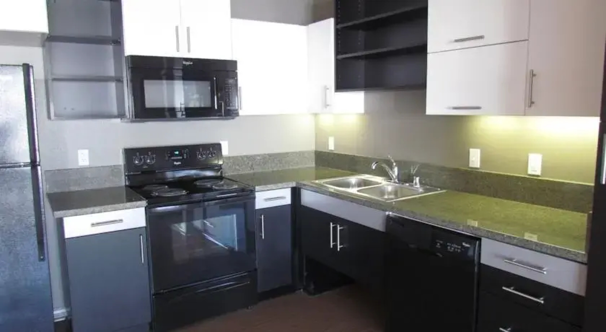 Walk to the Beach! Resort Style , Up to 6 people - Marina del Rey