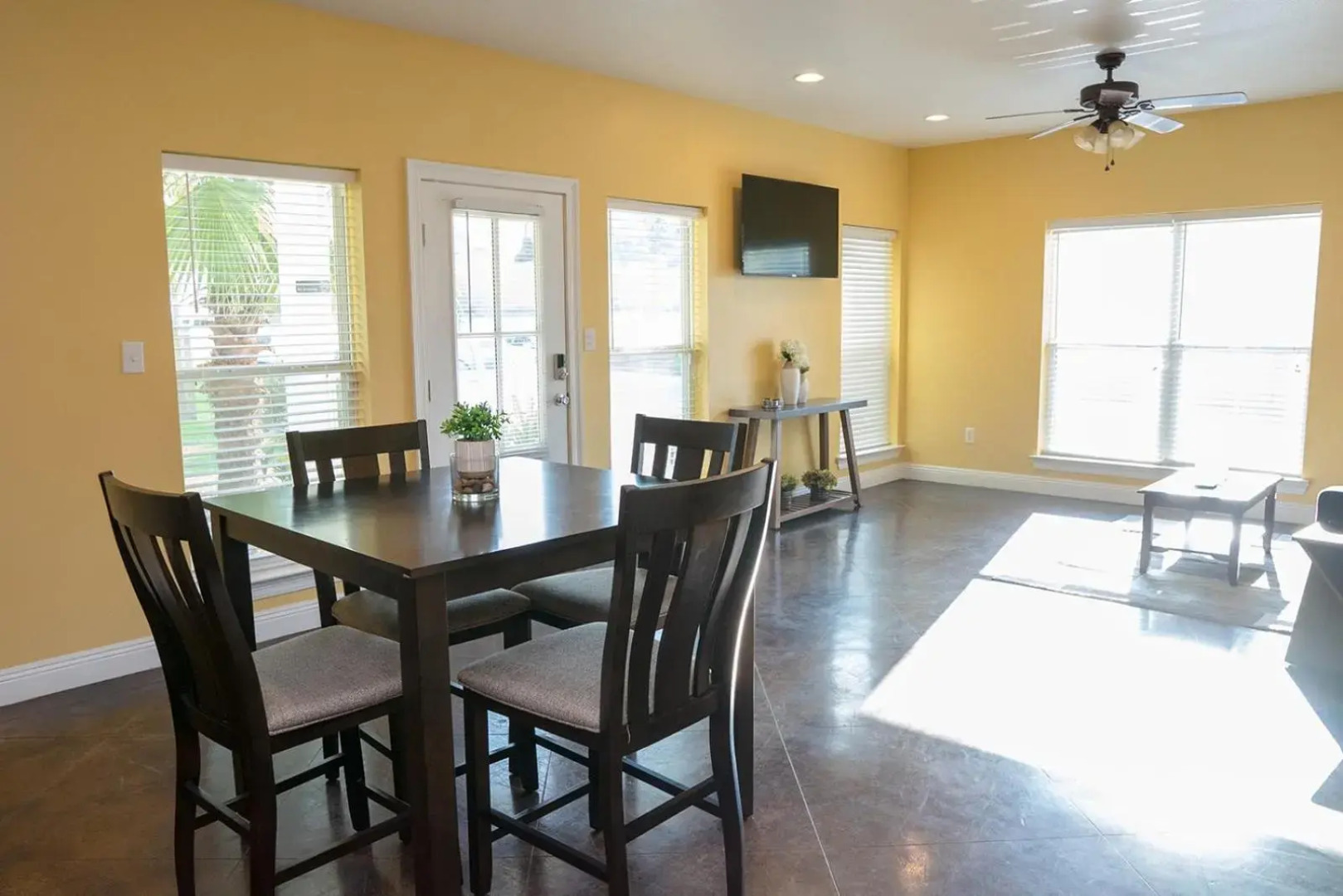 Gorgeous 3 Beds 2 Bath Home Perfect for Long Stays -E-