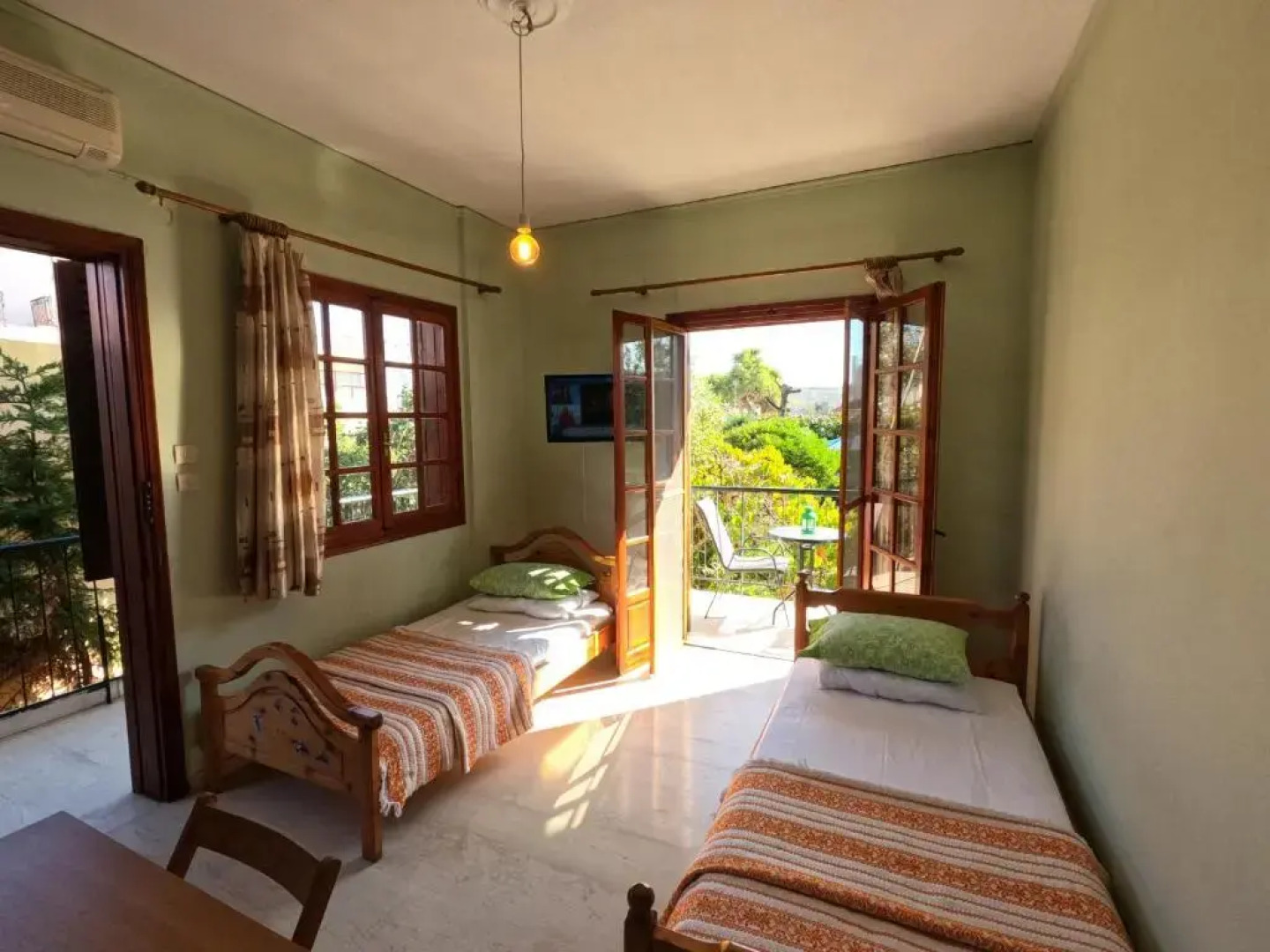 Cozy apartment 20m from the sea