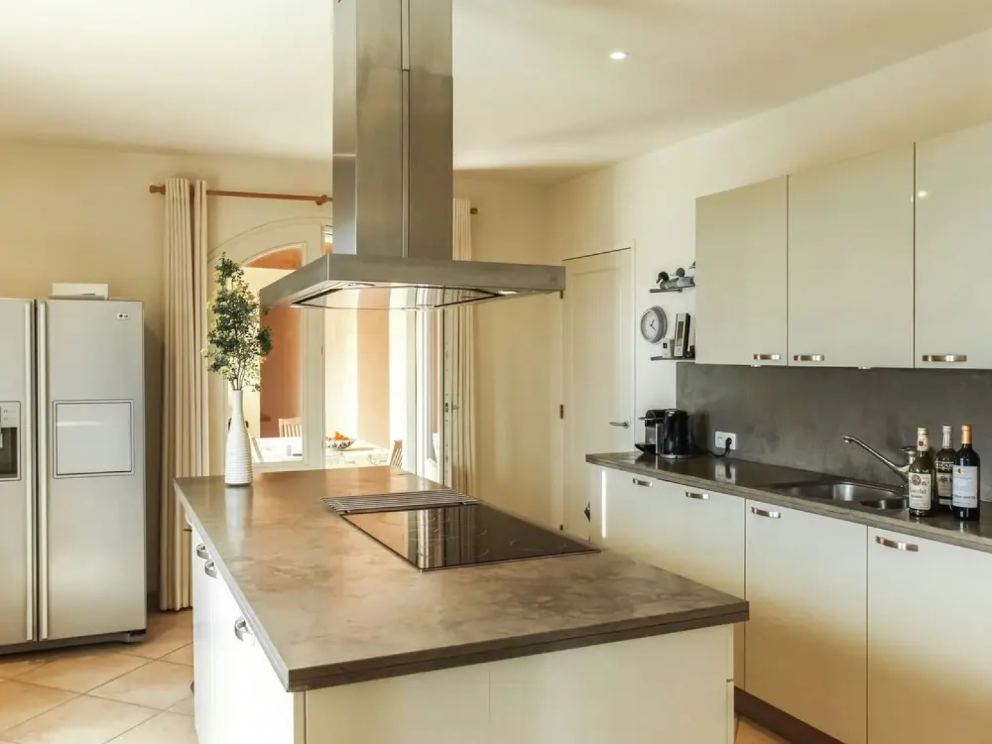 Modern Villa with Private Pool in Cabris