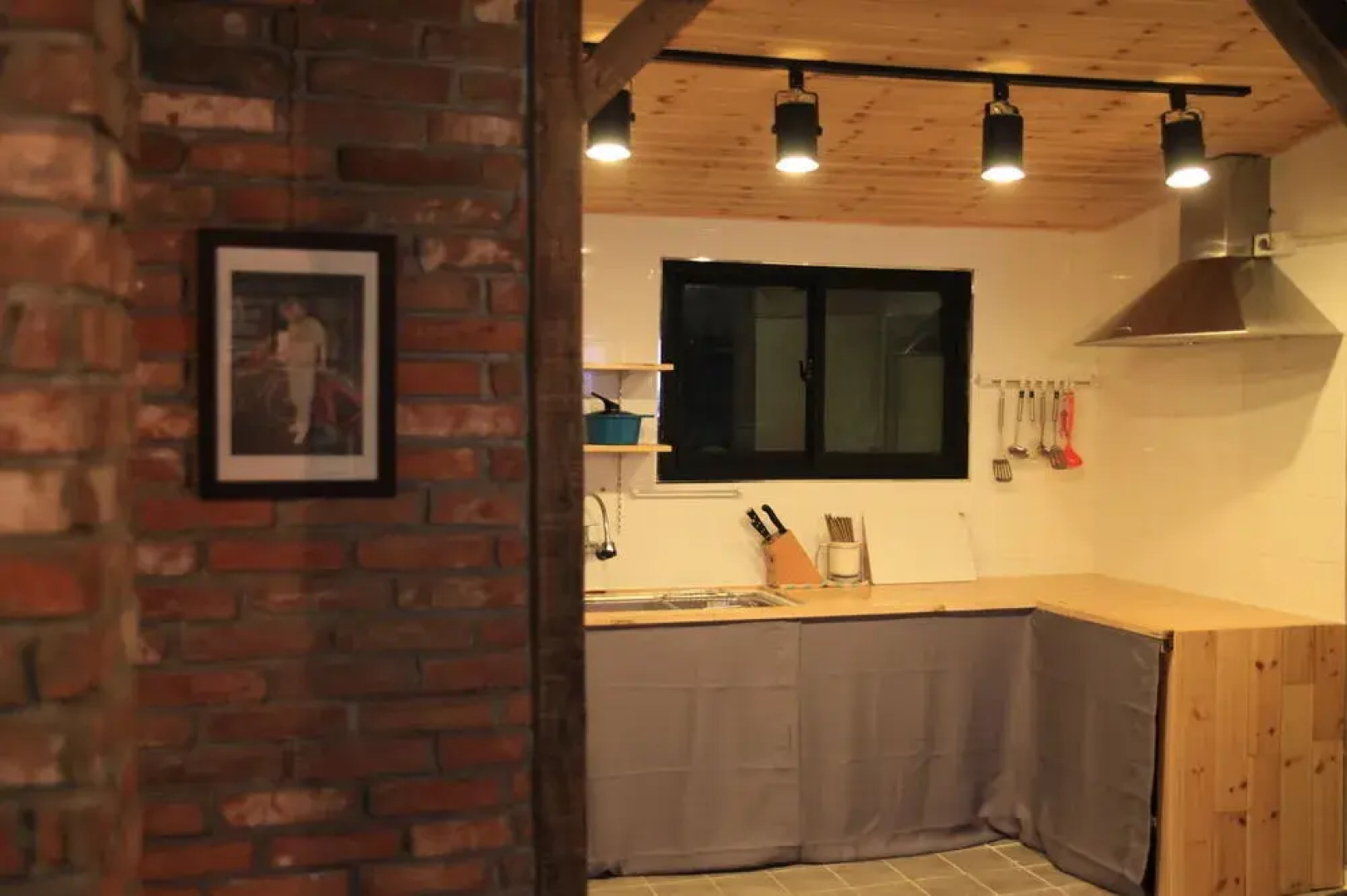 Poipu Surfing School Guesthouse - Hostel