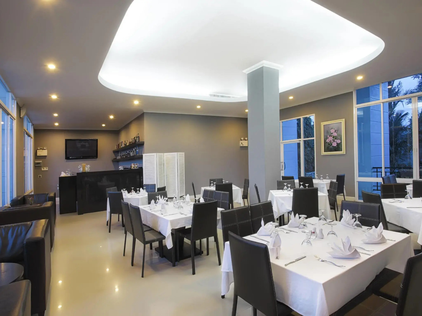 La Vie En Rose Hotel