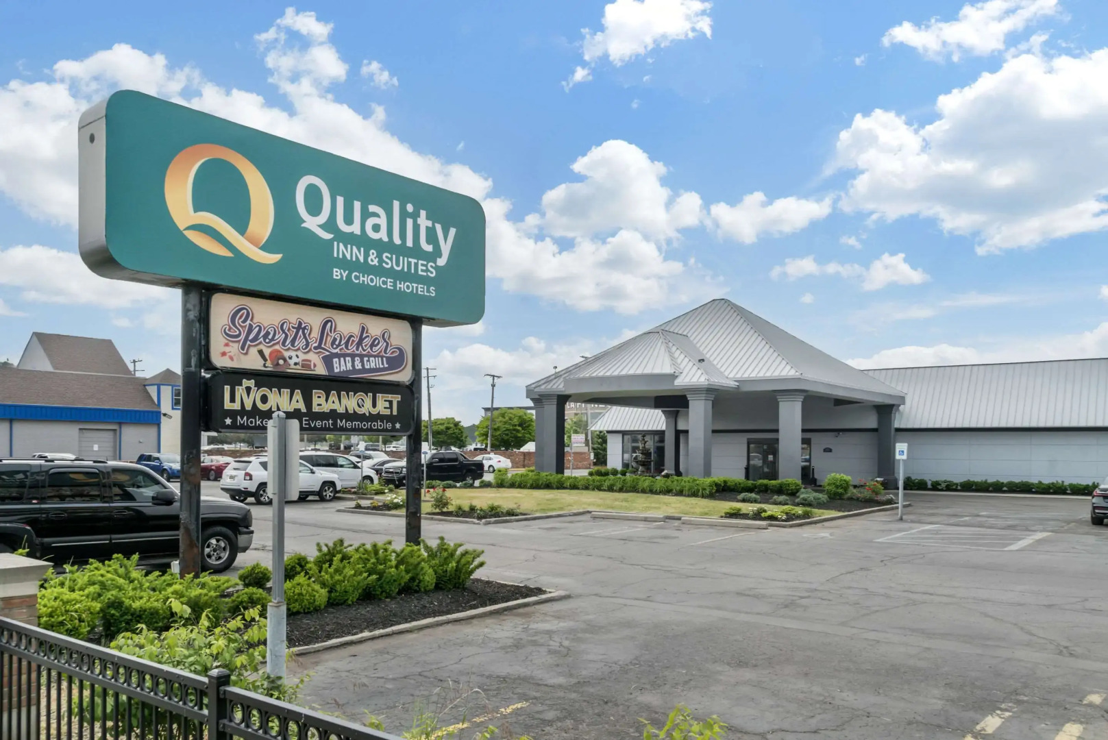 Quality Inn and Suites Livonia