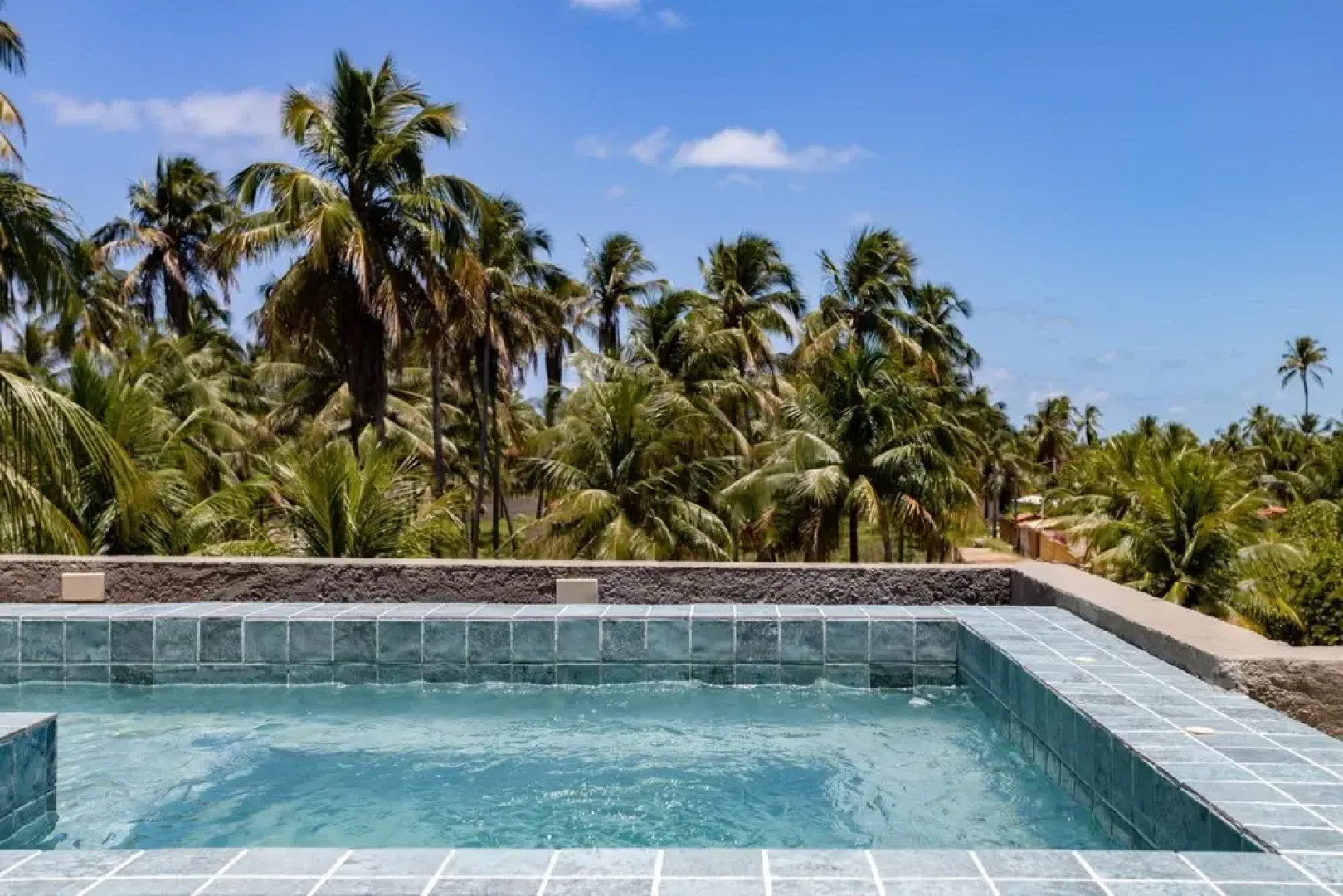 Linda Casa com Piscina 5 min da Praia