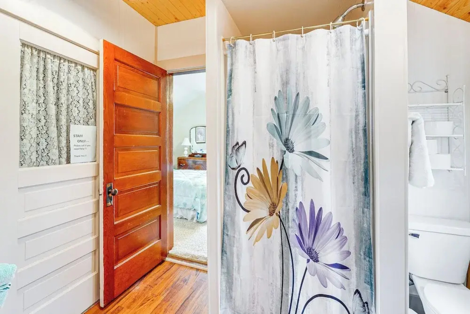 Twin Lakes Cottage: Walk to Elizabeth Lake!