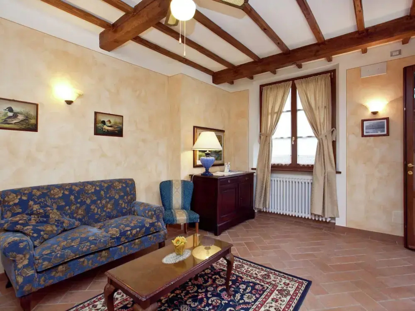 Tuscan Style Apartment with View of the Hills