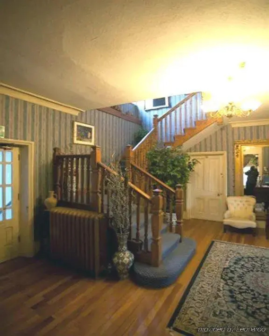 Fines Bayliwick Hotel