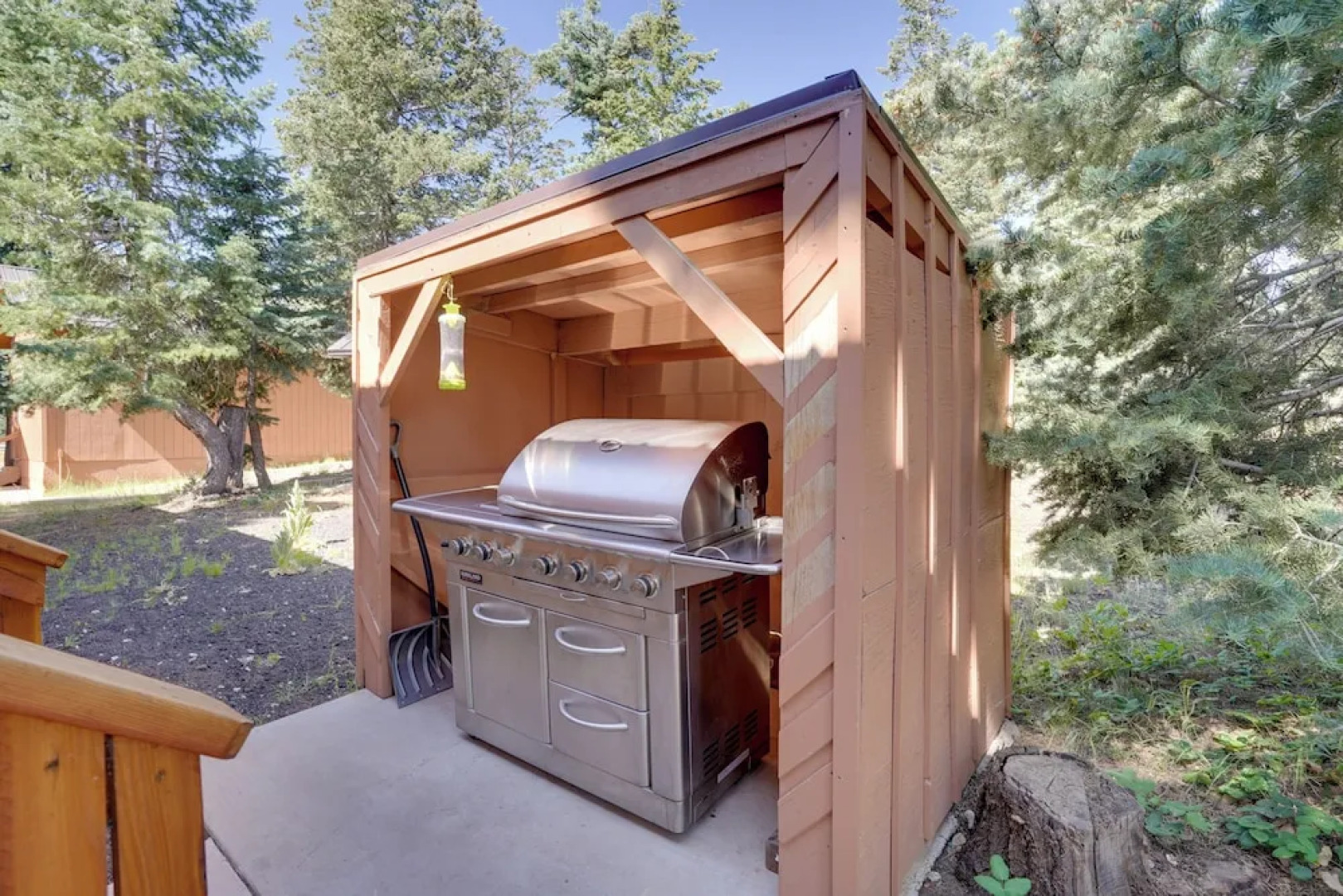 Spacious Duck Creek Village Cabin w/ Hot Tub!