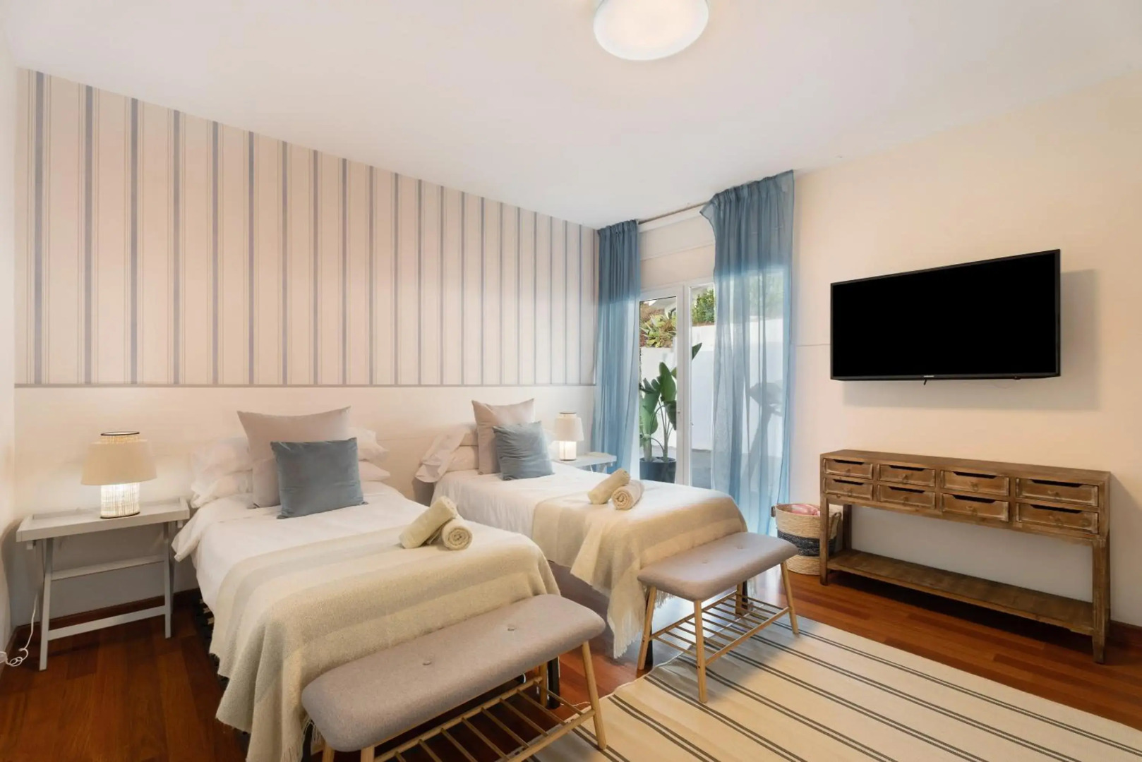 VILLA BAHIA DE MICHEL, Piscina climatizable, Free Wifi, BBQ