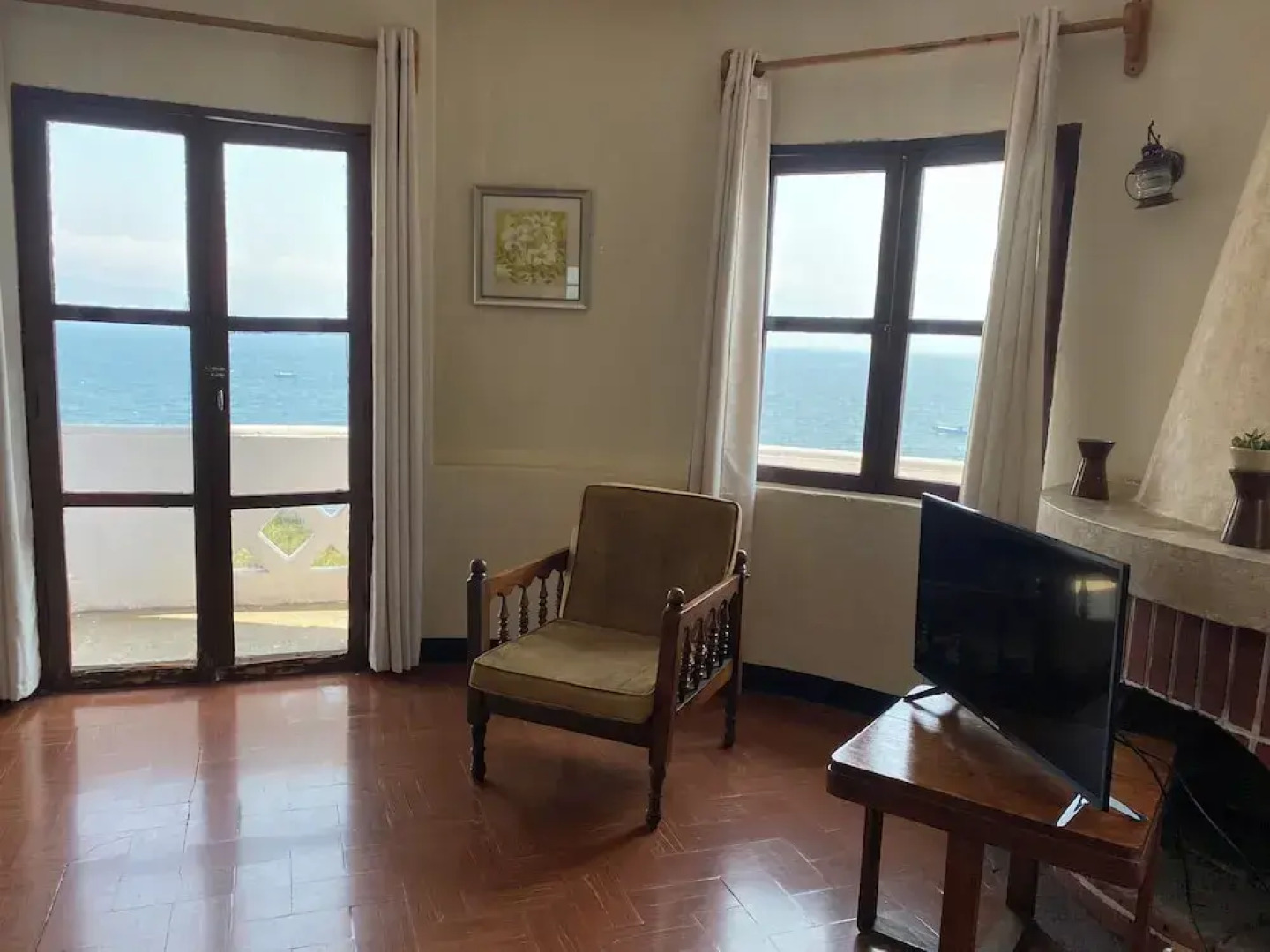 The Lakefront Panajachel by Tzanjuyu