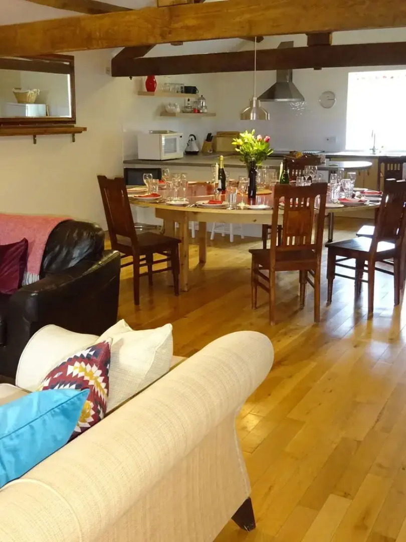 Glanhenwye Courtyard Cottages