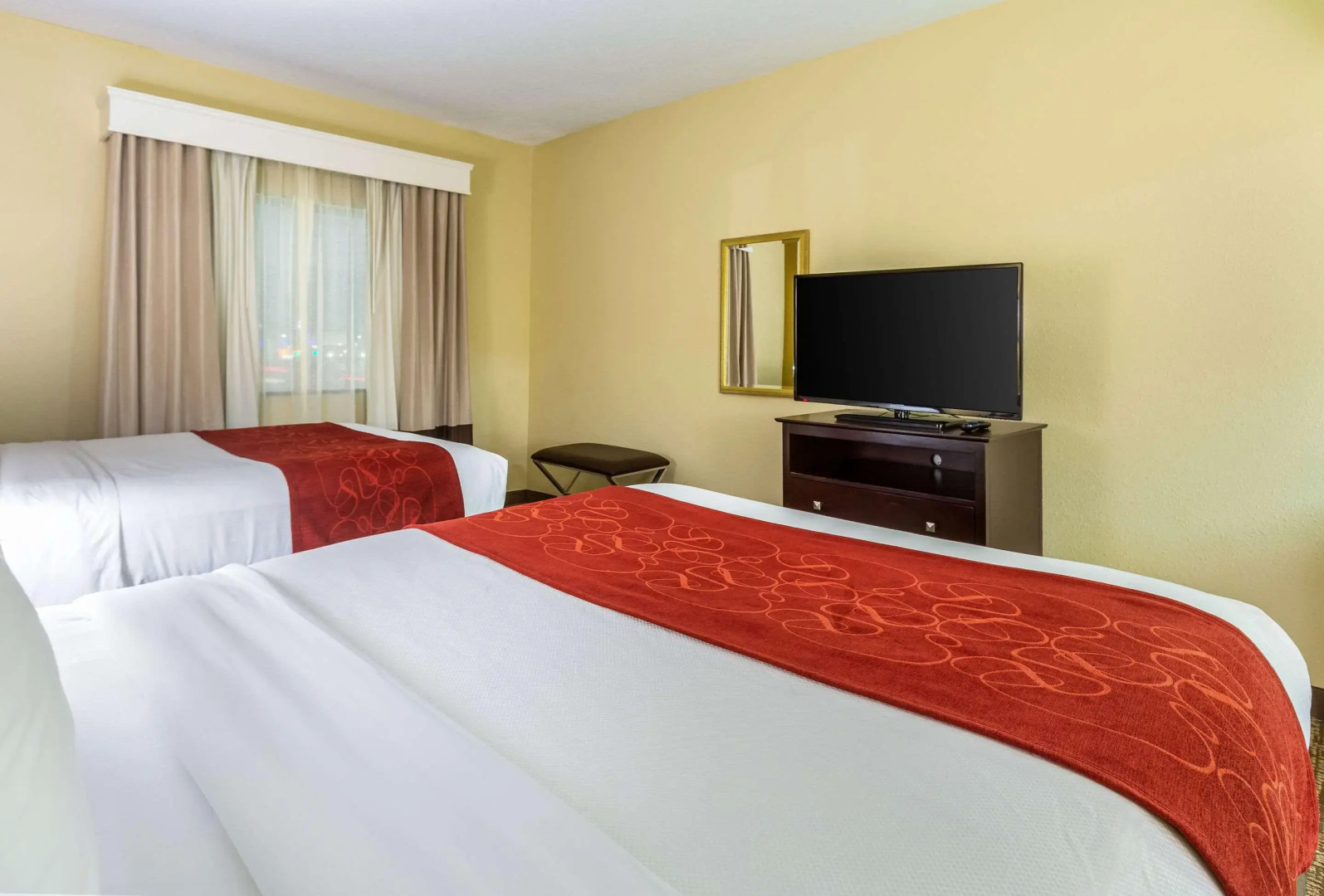 Comfort Suites near Robins Air Force Base